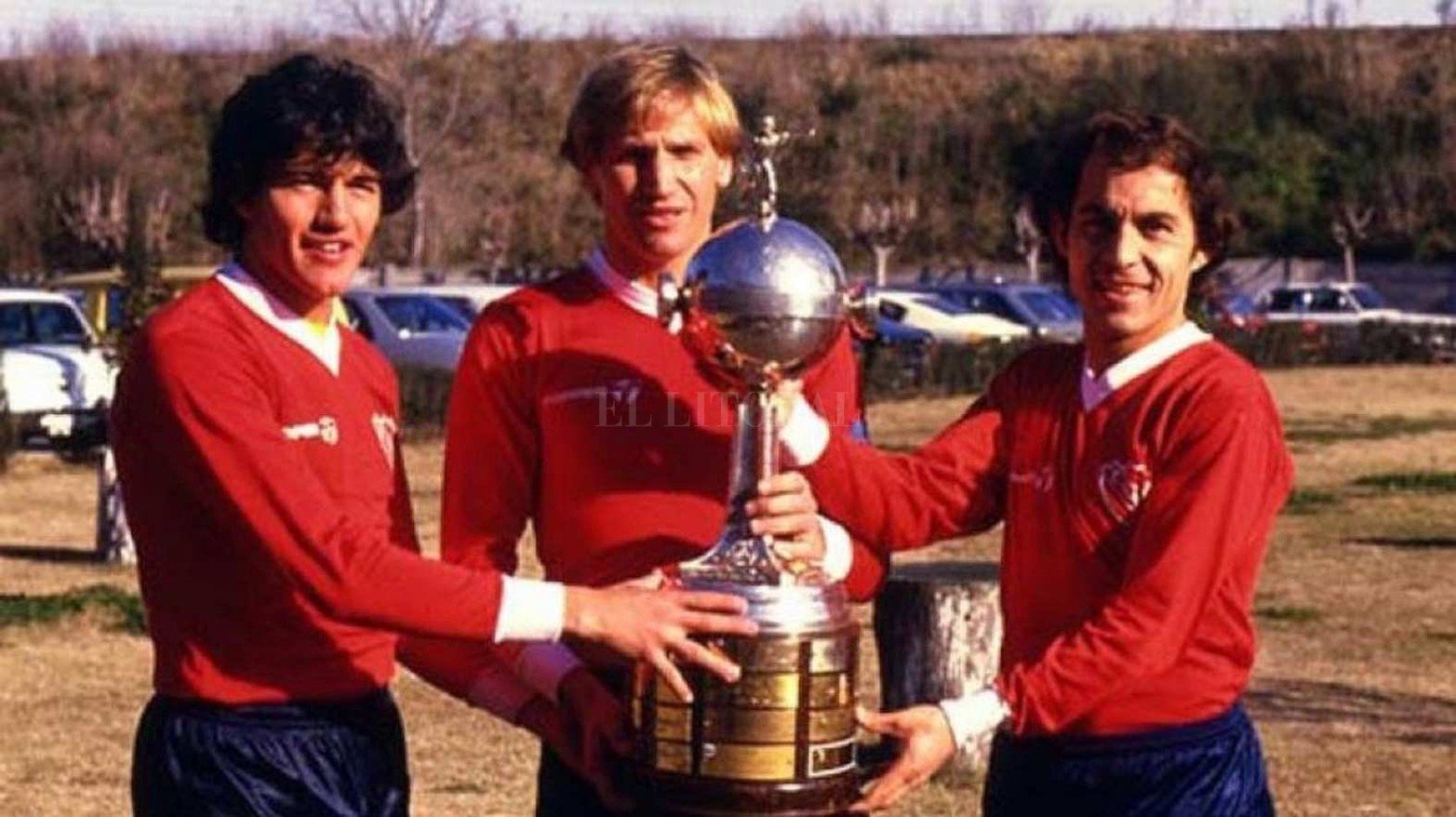 Jorge Burruchaga, Enzo Trossero y Ricardo Bochini a principio de los 80.