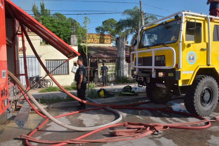Incendio en maderera de Colastiné norte