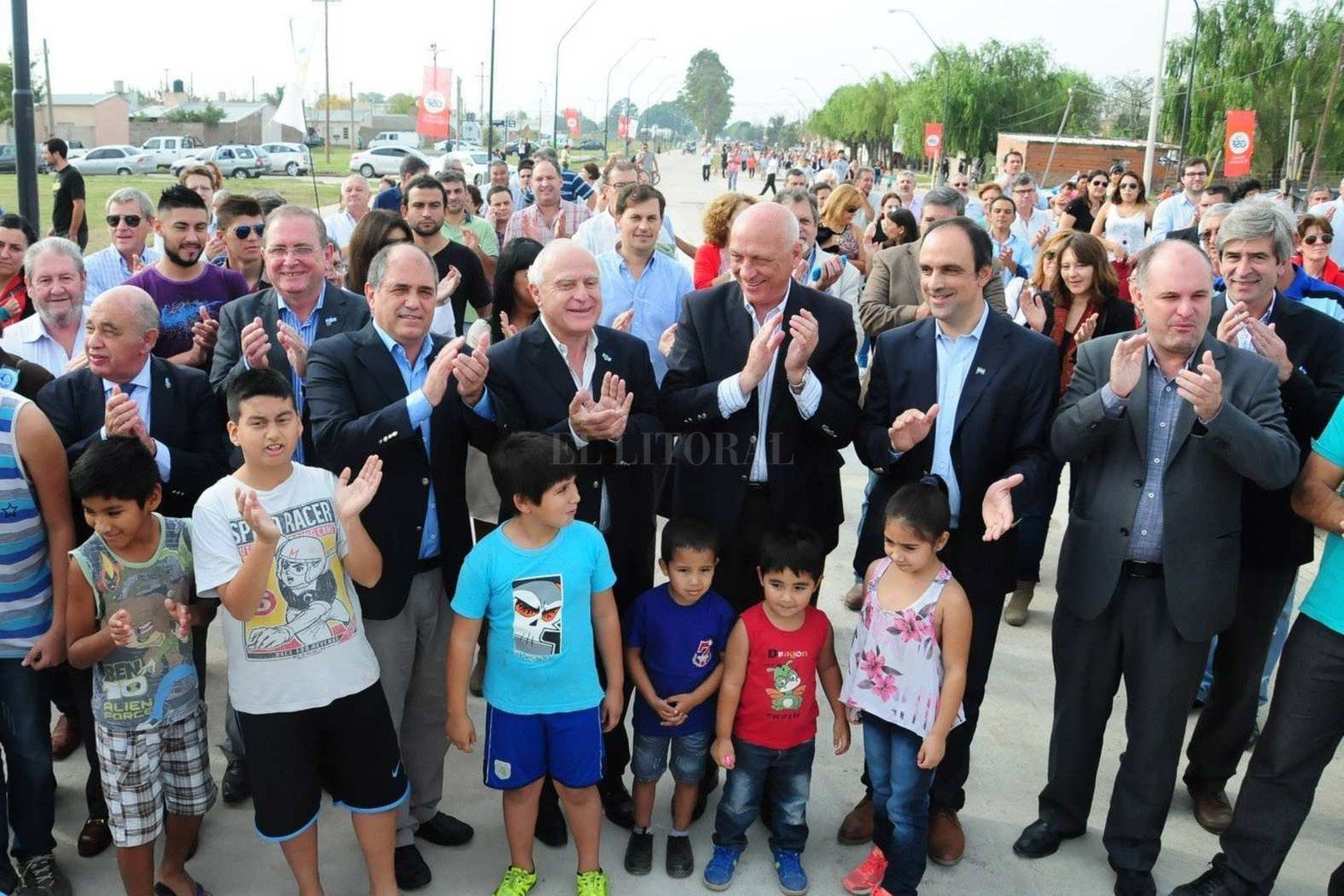 1 de noviembre de 2015. En la apertura de boulevar French en el marco del programa Abre. Junto al intendente José Corral, Antonio  BonfattiI, Leonardo Simonello y Jorge Henn.