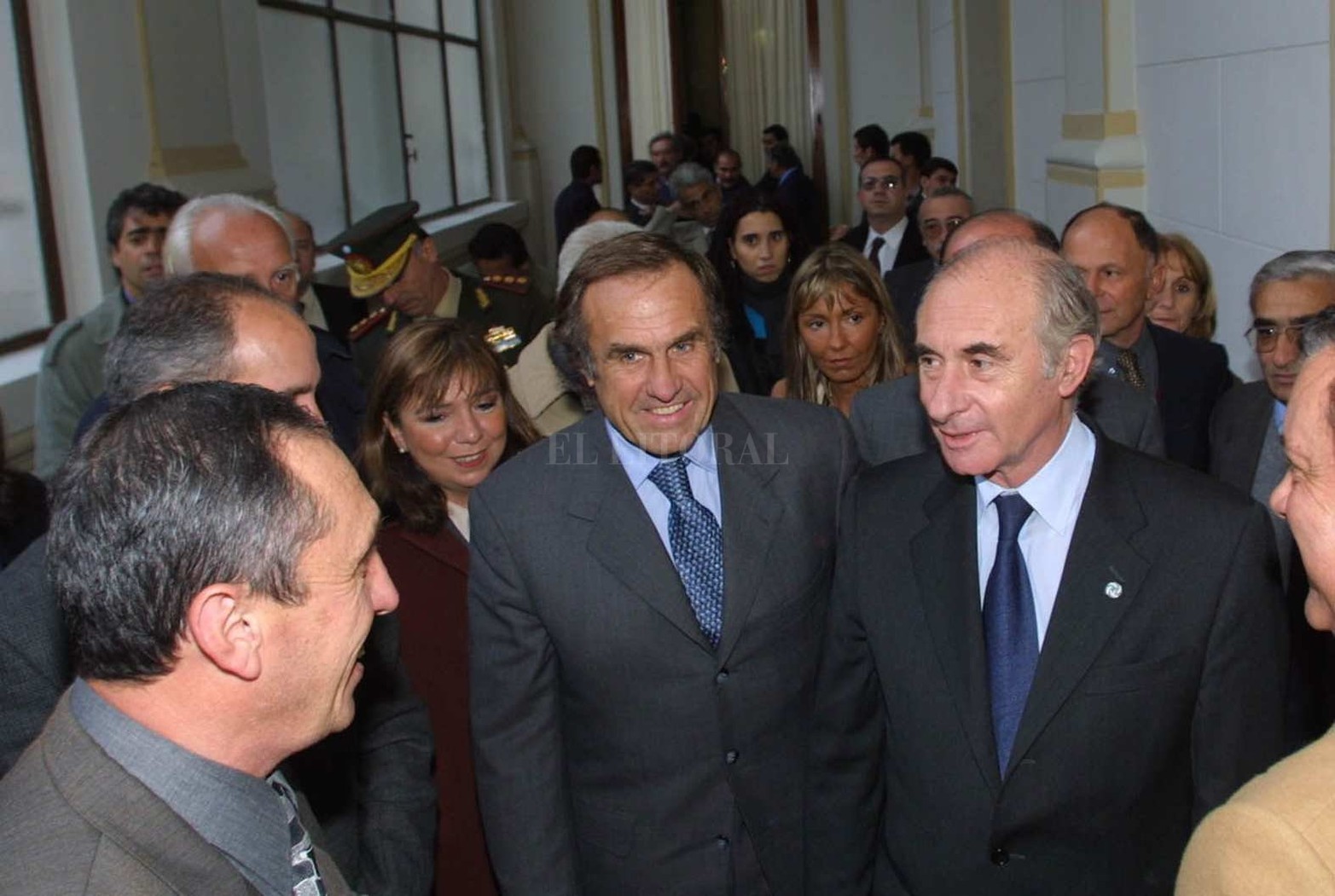 17 de mayo de 2001. Fernando de la Rúa, presidente de la Nación, junto a Carlos Reutemann, Jorge Obeid y Roxana Latorre.
