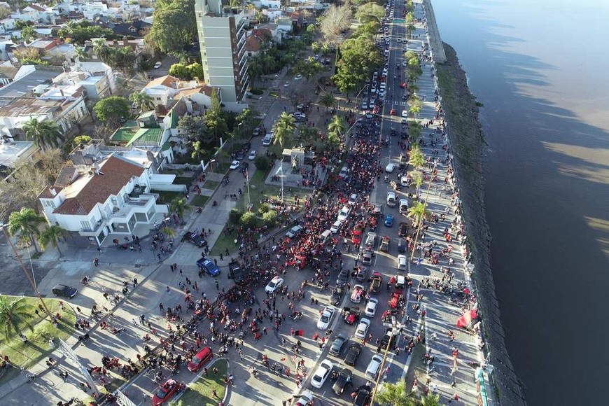 La cámara del drone dejó estas imágenes de los festejos de Colón