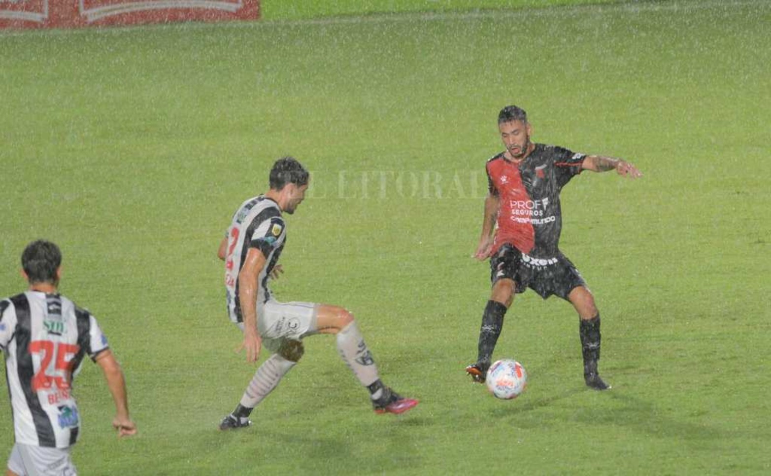 De visitante, Colón venció a Central Córdoba en Santiago del Estero.