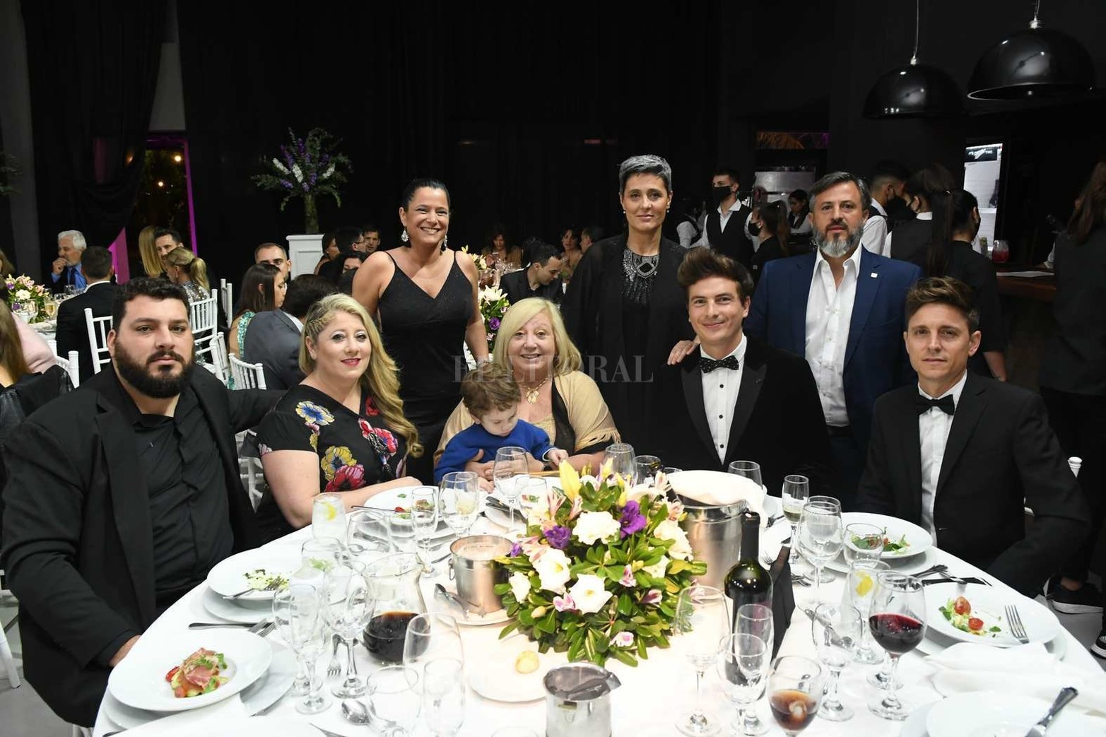 Geraldina Tourn, Valeria Gómez, Juan Martín Rosenbusch, Martín Barreto, María Soledad y Nanina Bustamante, Emanuel Trossero y José Luis Bertholt.
