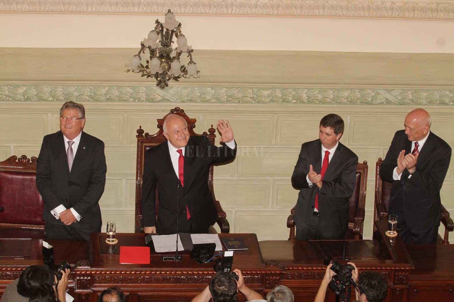 11 de diciembre de 2015. En el recinto de la Cámara de Diputados jurando y asumiendo como gobernador.
