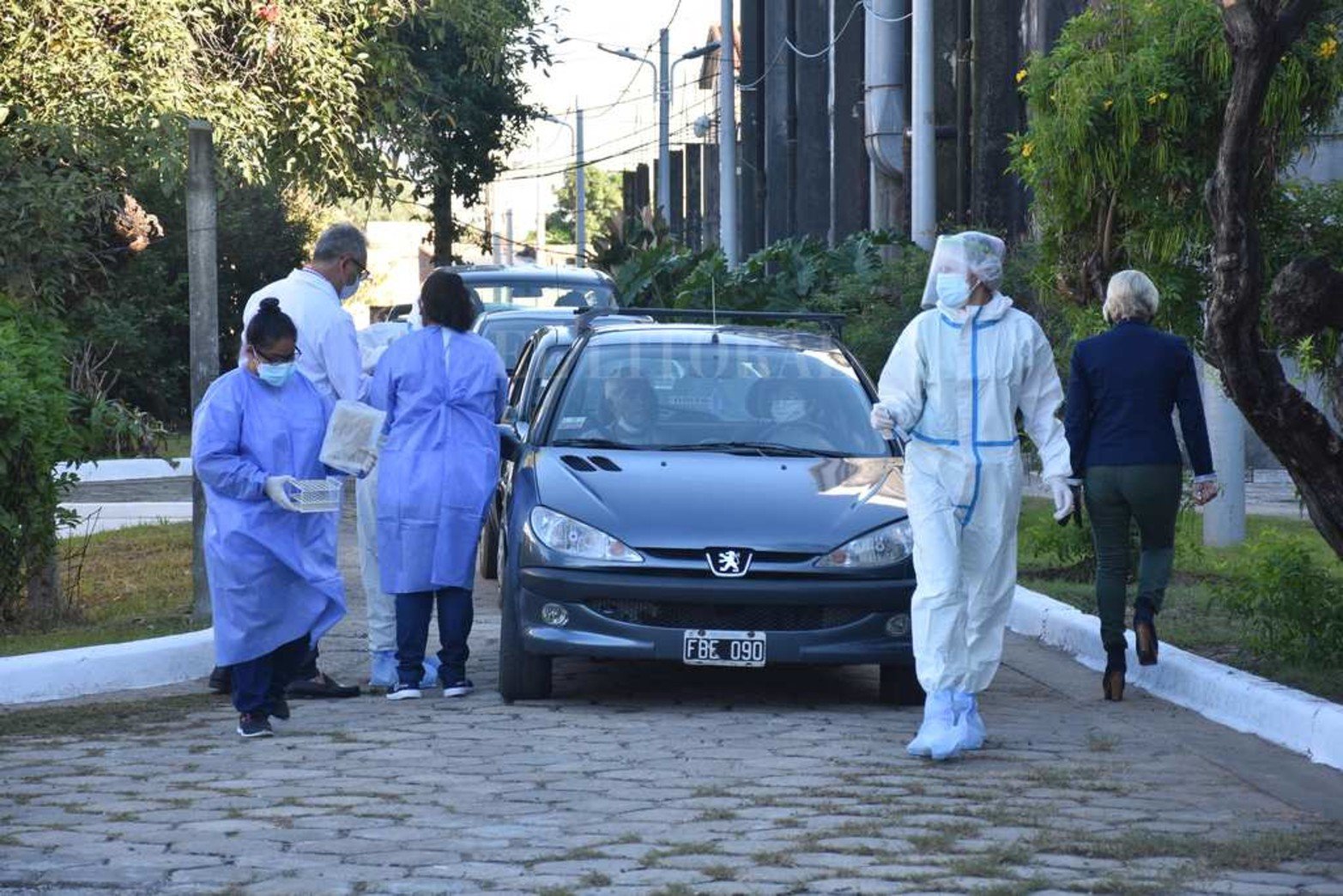 La ciudad de Santa Fe tiene un nuevo lugar para realizar hisopado: El viejo hospital Iturraspe. Con turno previo se ingresa por Perón al 3400 y se sale por calle Obispo Gelabert.