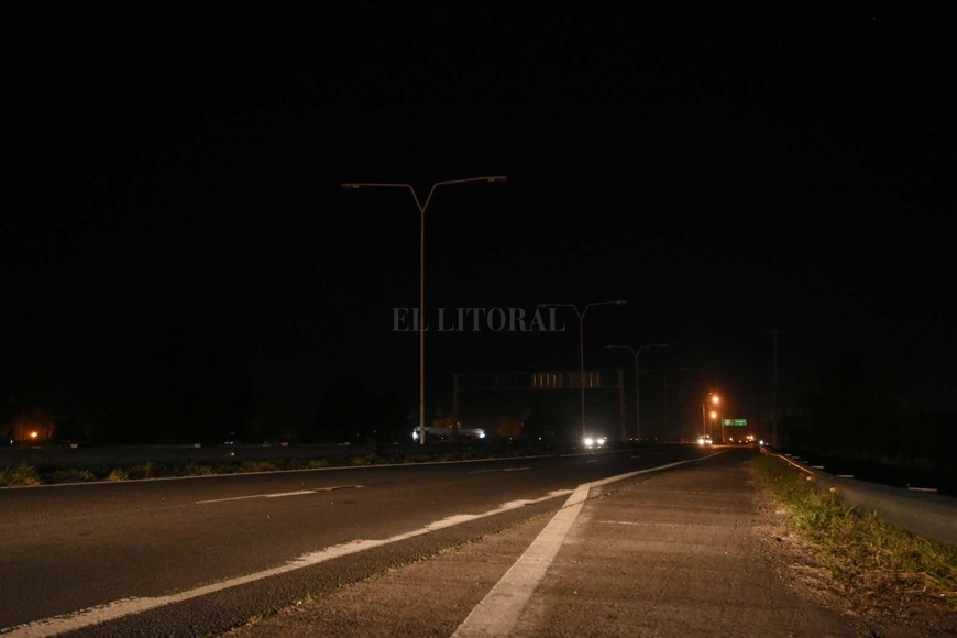 Sin luz en la autovía 168