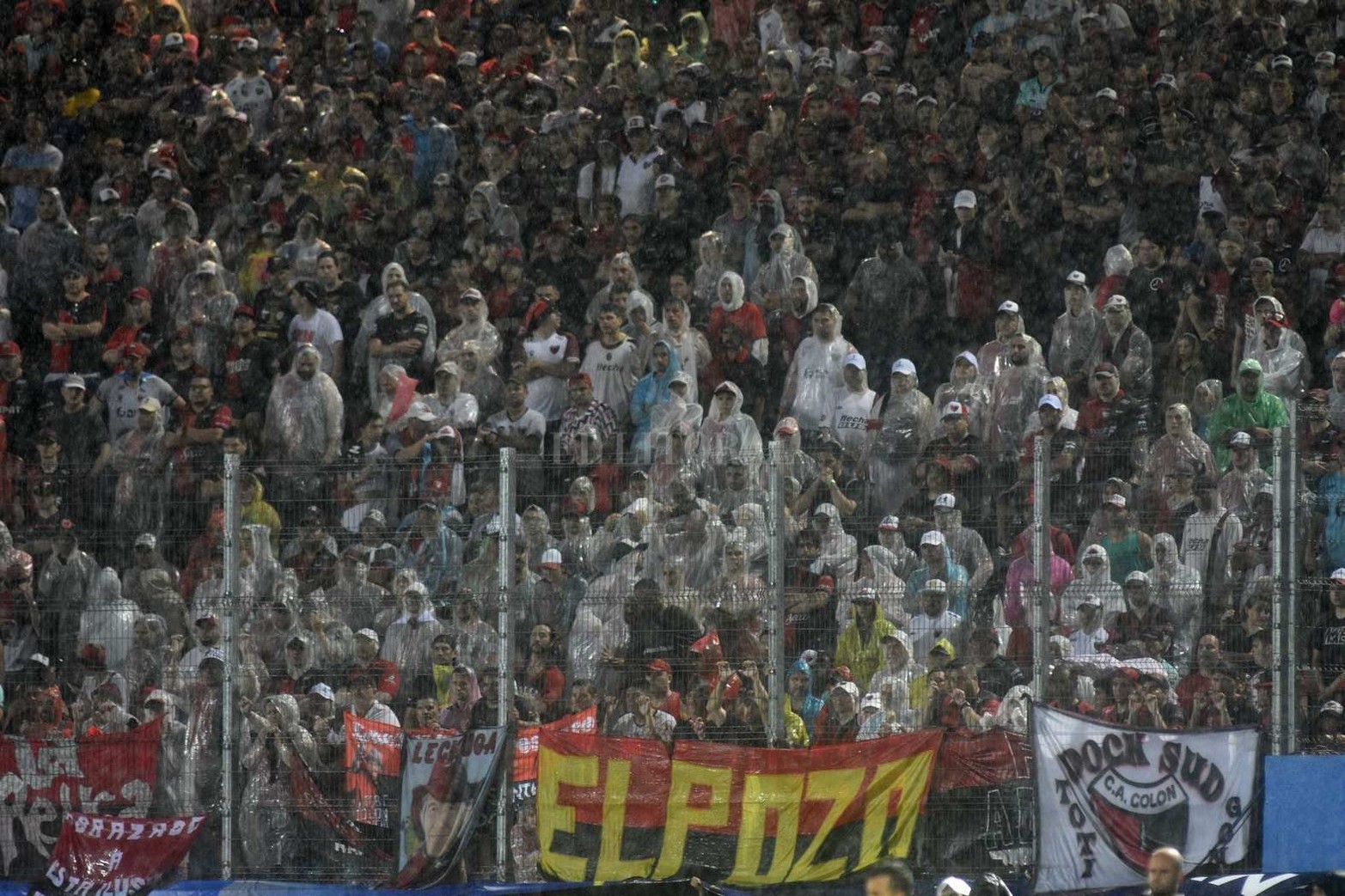 Asunción del Paraguay. Sábado 9 de noviembre de 2019. Primera final organizada por la Conmebol con partido único. Colón logró una movilización histórica a otro país: 40.000 personas. Aquella final perdió 3 a 1 con Independiente del Valle de Ecuador.