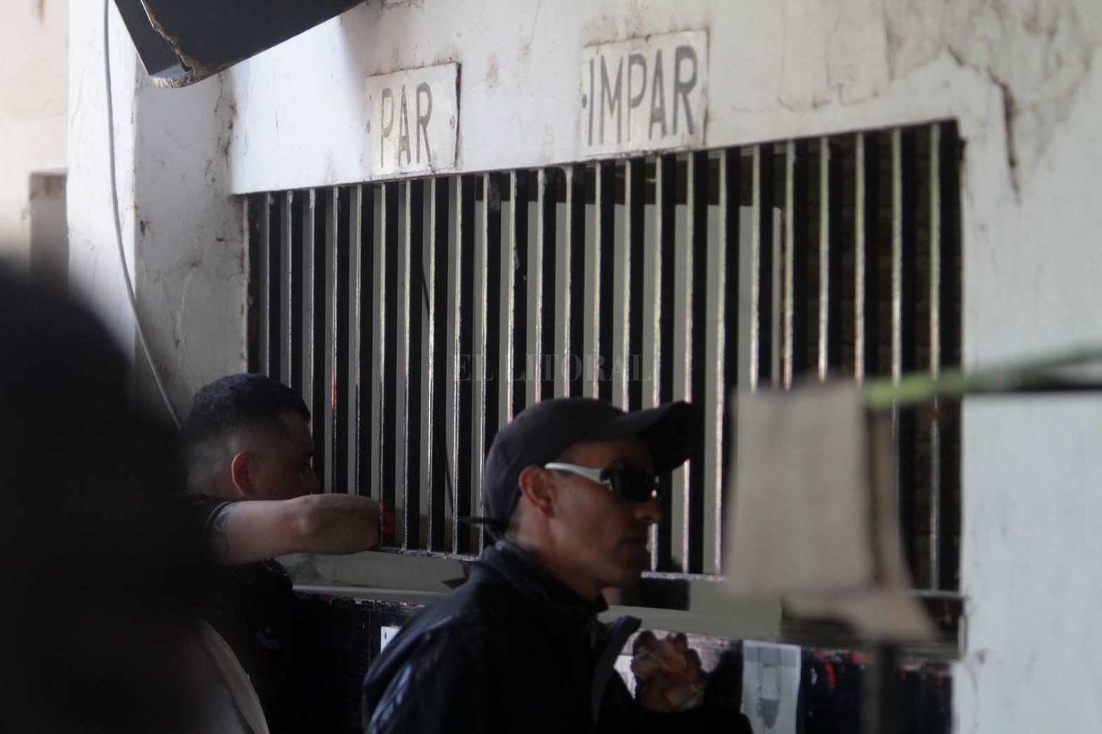 Vida cotidiana en el hipódromo de la Flores en la jornada de sábado con buena asistencia de público.