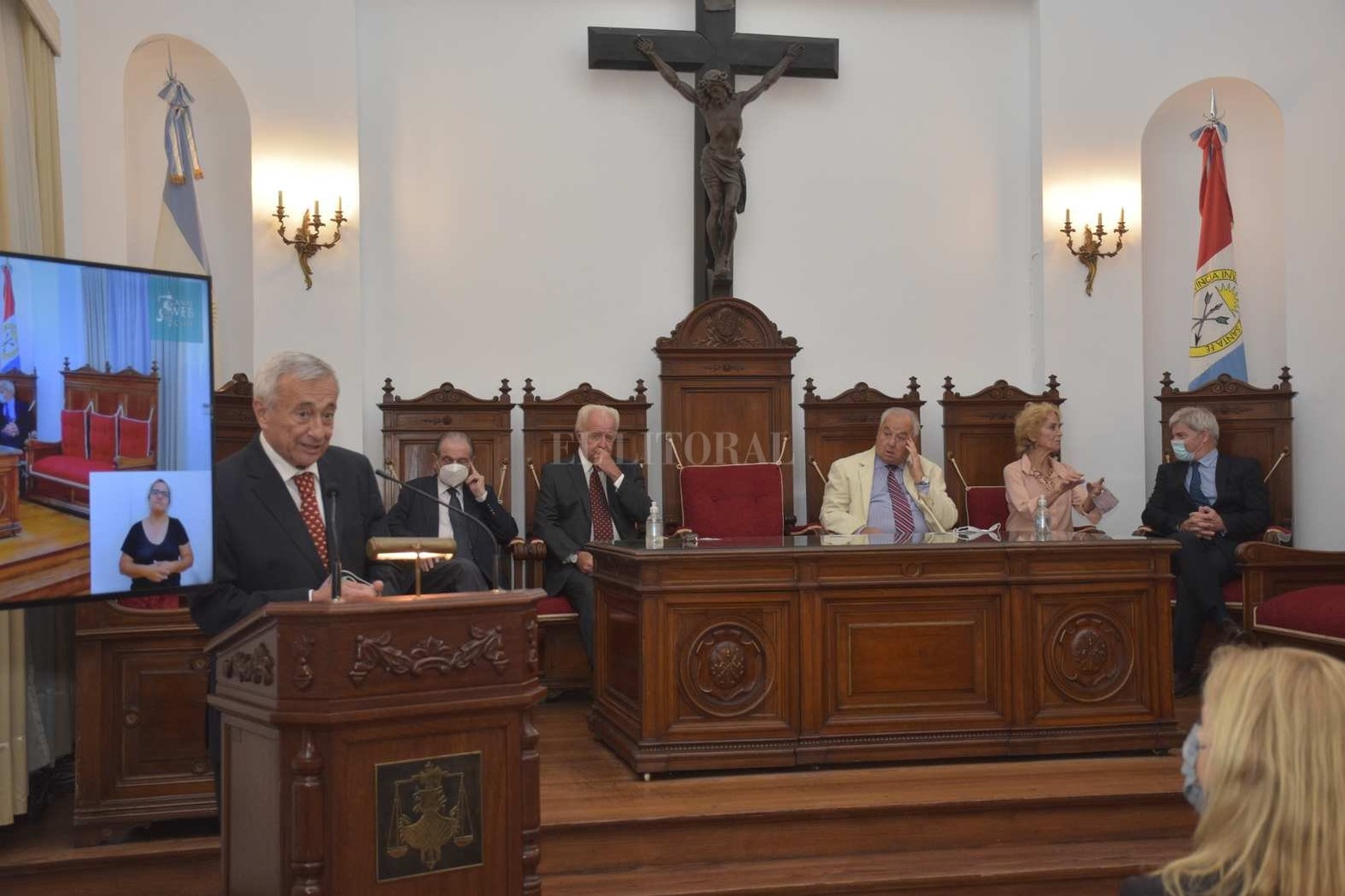 La Corte Suprema de Justicia distinguió este martes a los mejores promedios de las carreras de Abogacía de las Universidades estatales y privadas de la provincia. 