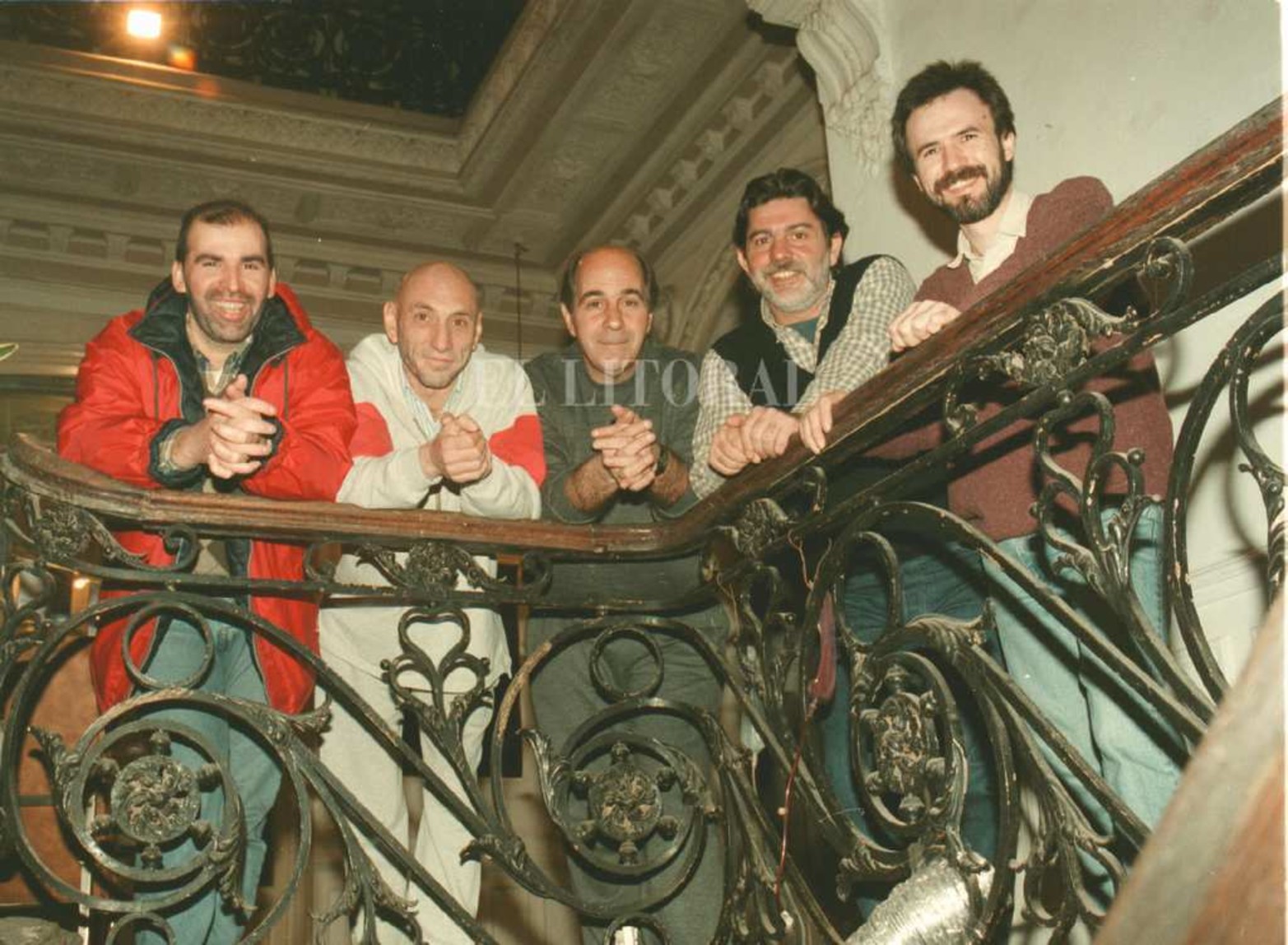 Marzo de 1998. Ensayo del grupo de teatro Llanura. Carlos Mendez, Rafael Bruza, Jorge Ricci, Daniel Machado y Hugo Drueta.