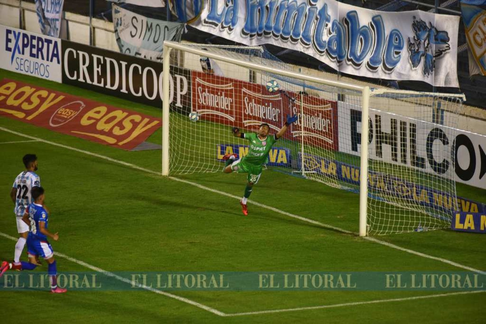 Unión sufrió su primera derrota en la Liga profesional al caer 3 a 1 contra Atlético Tucumán.