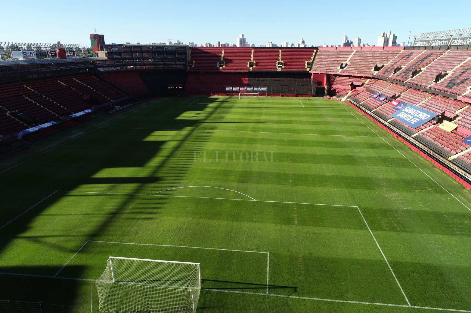 Empieza de día, termina de noche. El primer tiempo se jugará con la tardecita del domingo y finalizará cerca de las 20.00. Al límite del inicio de la restricción para circular.