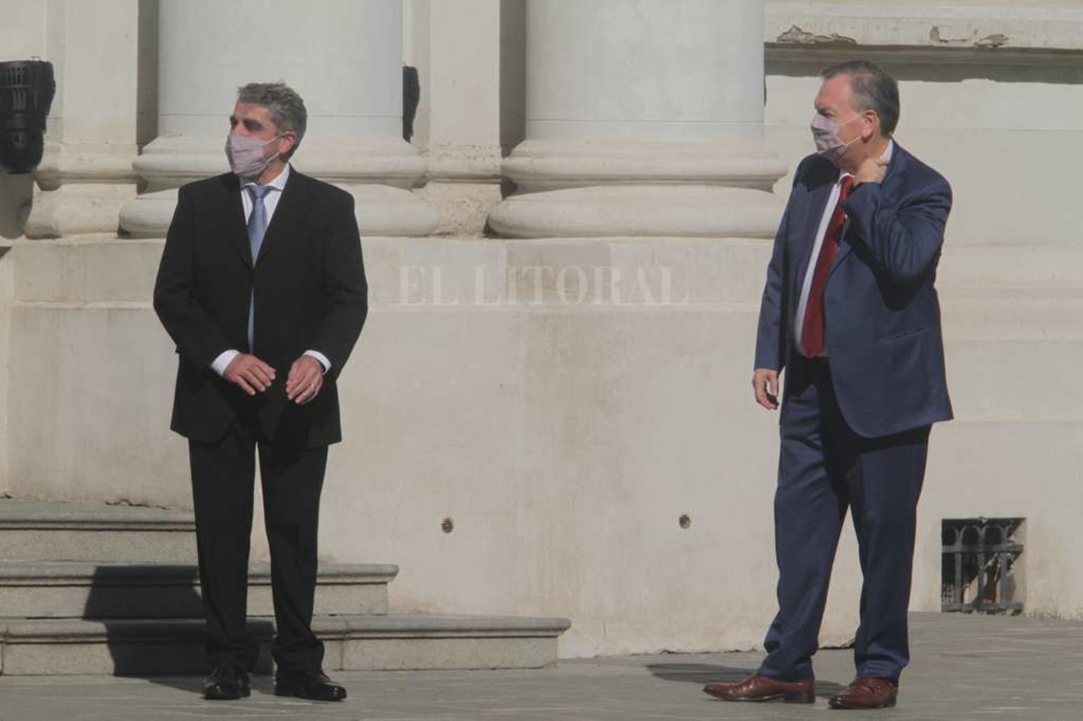 Los legisladores que recibieron al gobernador.