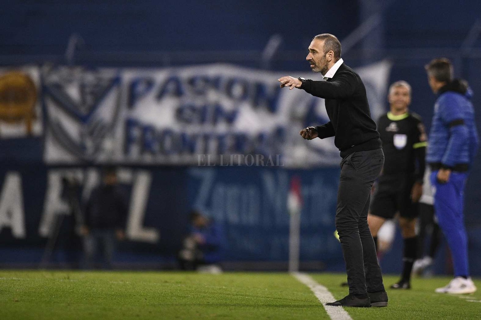 Después de dos victorias, Unión perdió 4 a 0 con Vélez Sársfield en Liniers.