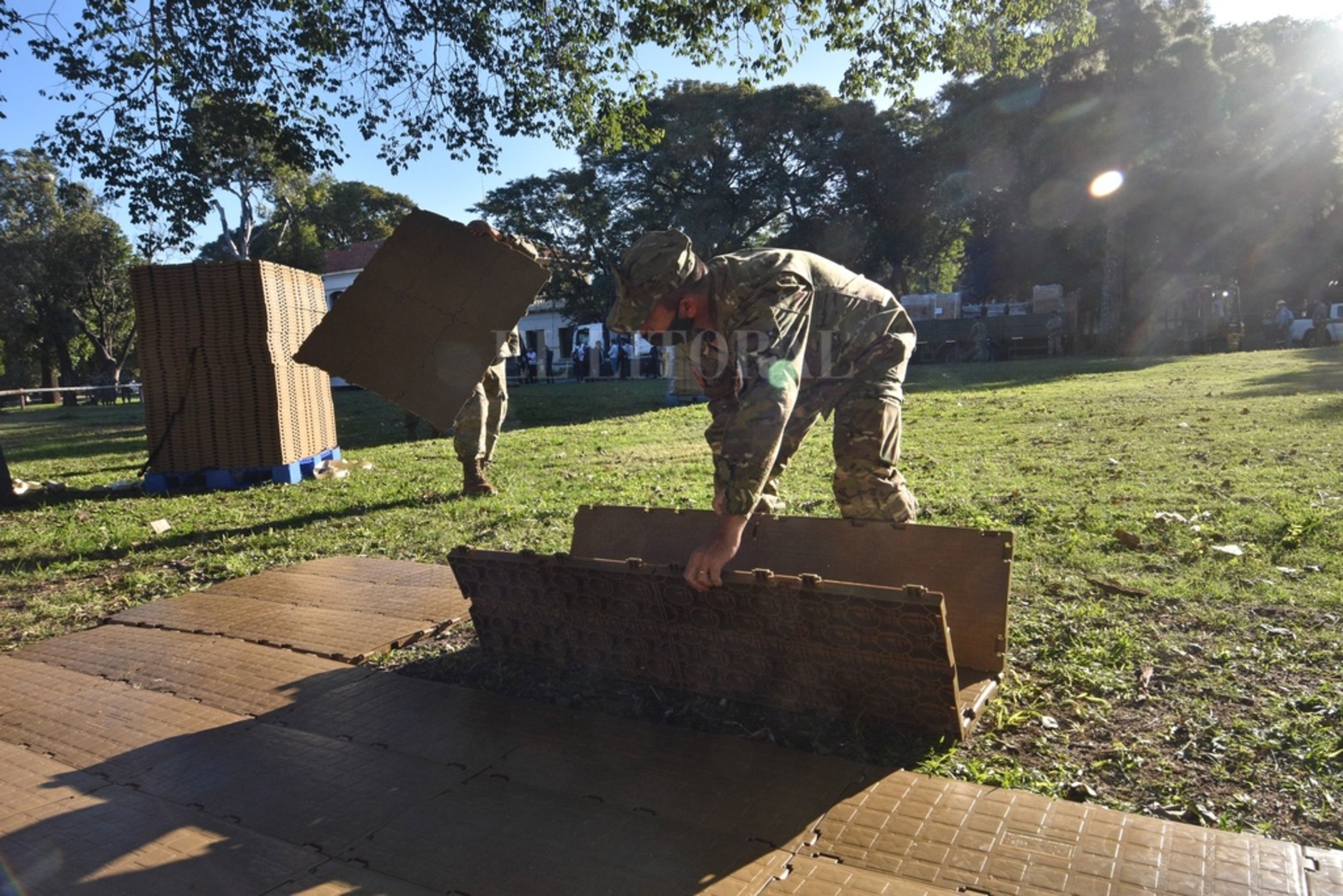 Según las fuentes del Ejército que hablaron con la prensa, el armado del hospital de campaña culminará en dos días, y el trabajo estará a cargo de unas 30 personas.