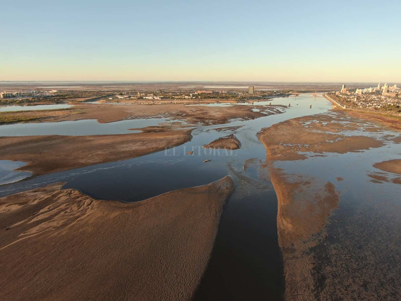Las imágenes con la altura del río en 0 centímetros en el Puerto de Santa Fe.