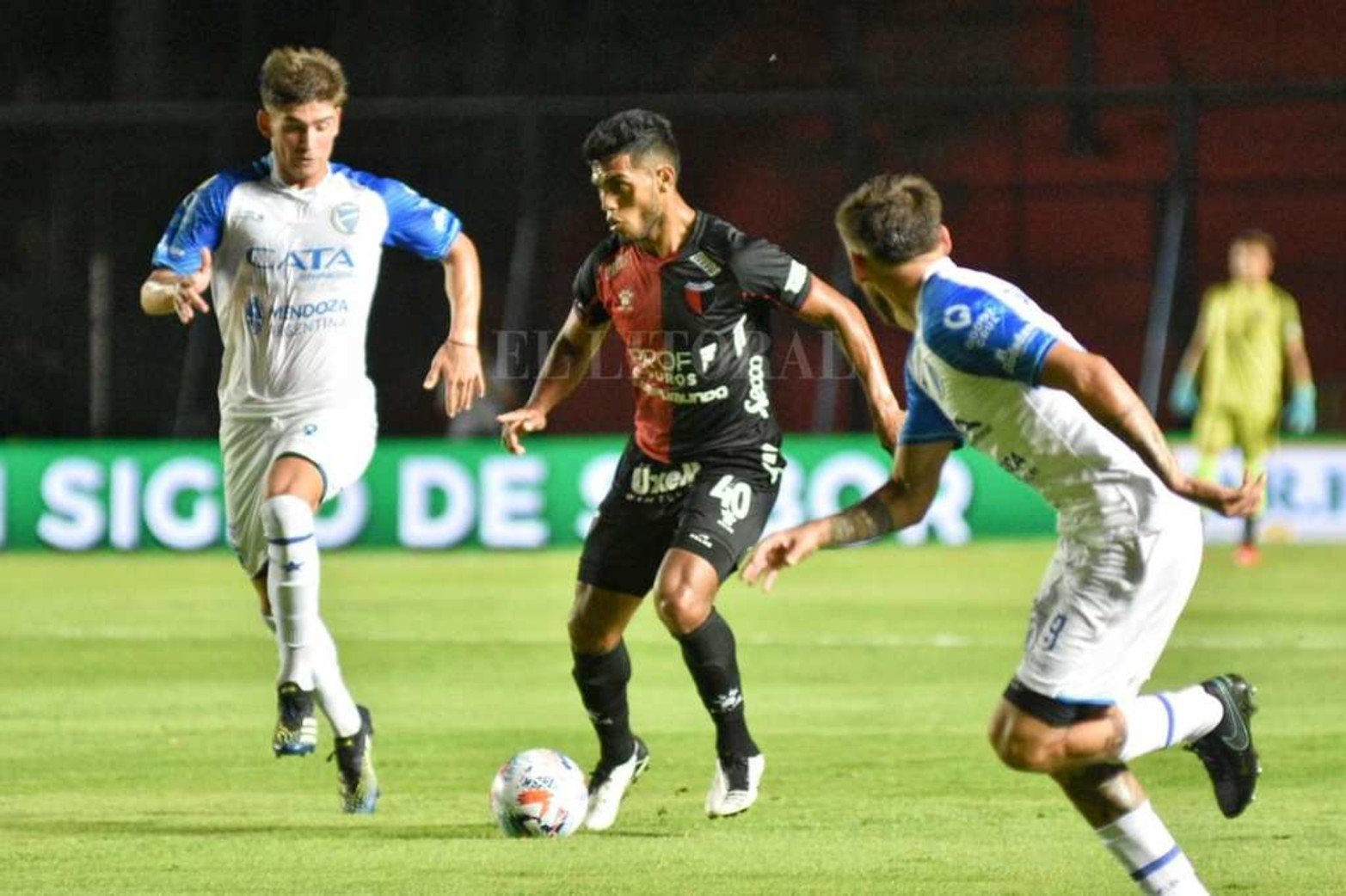 Colón y Godoy Cruz jugaron un partidazo y empataron 2 a 2.