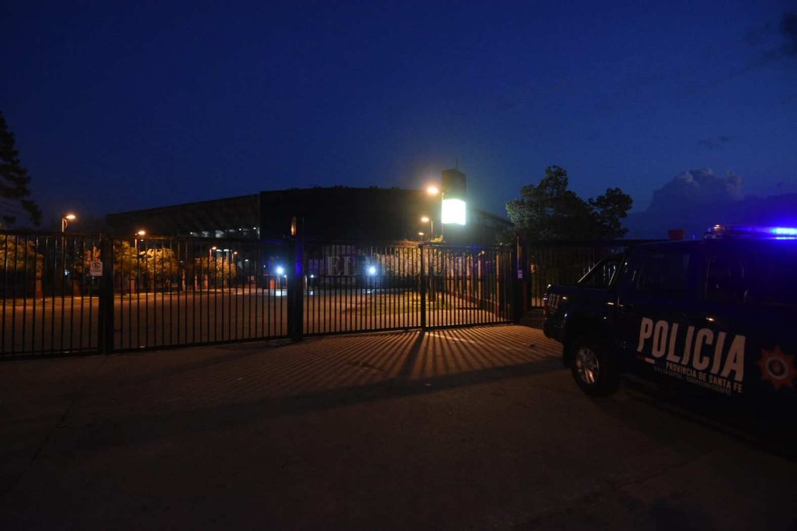 Operativo en la cancha de Colón.