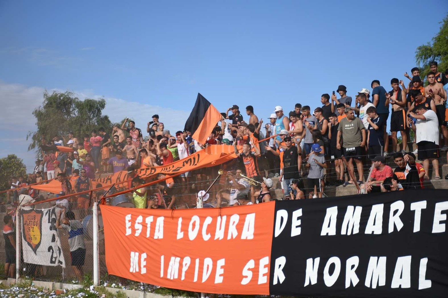 Fútbol Liga_Incidencias y color de los partidos disputados en canchas de Banco y Las Flores II 
entre los locales y  Belgrano de Coronda y Alto Verde respectivamente .
