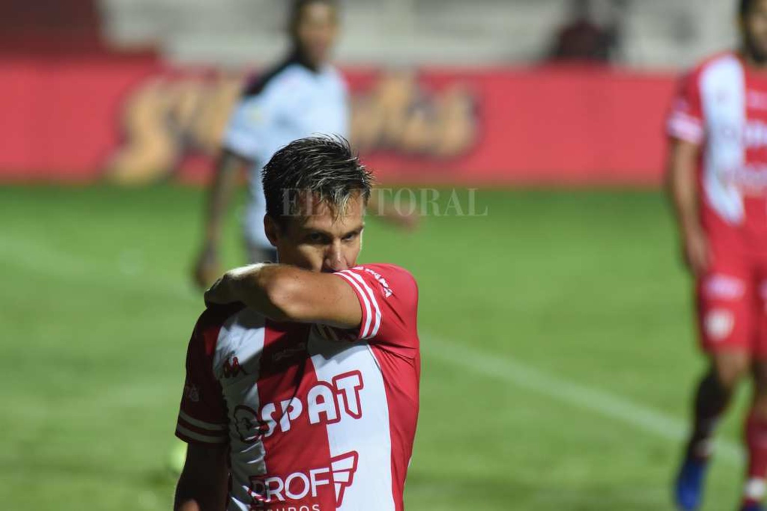 Unión empató 0 a 0 con Independiente y sus chances de clasificar se complican.