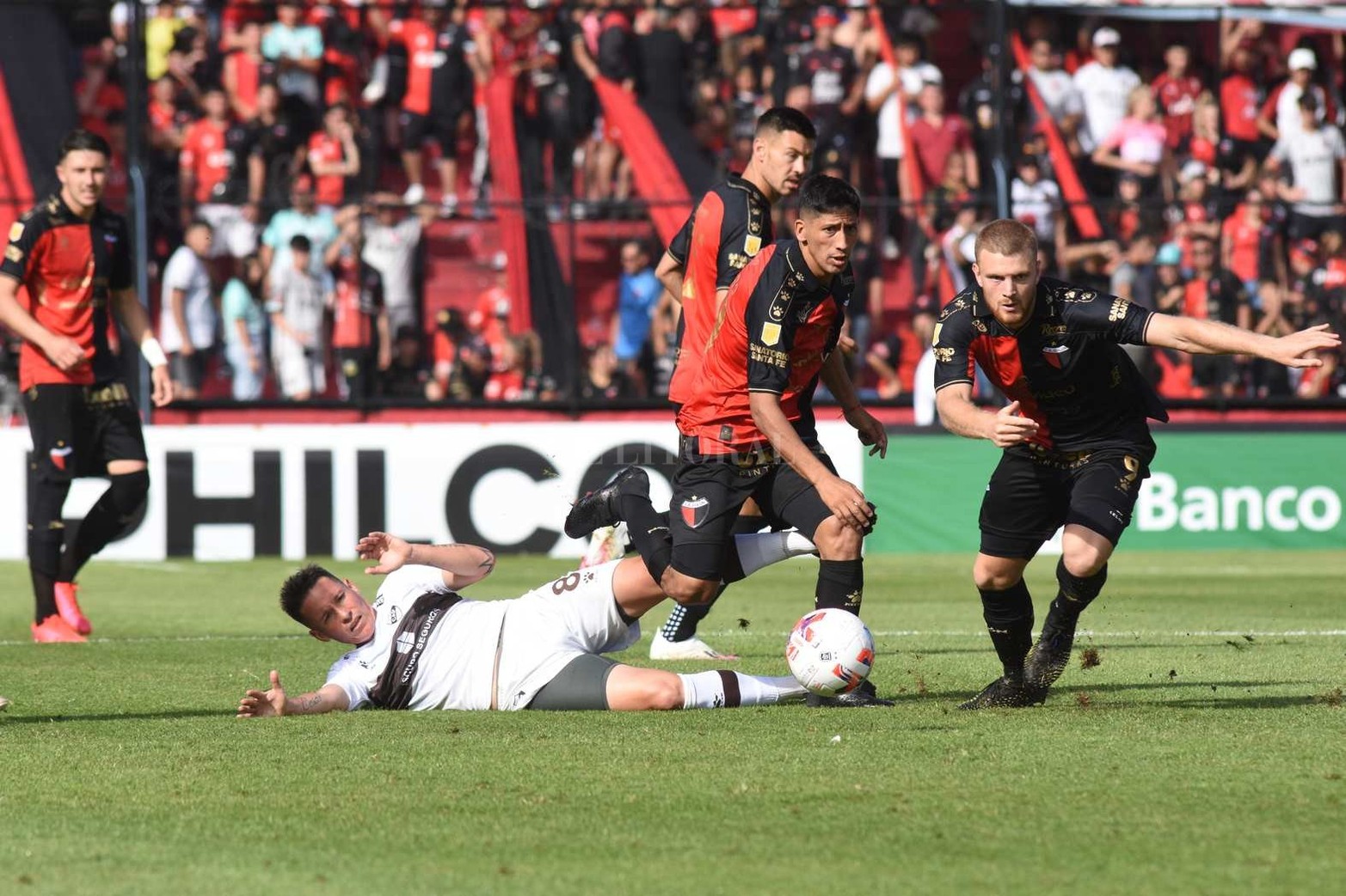 Colón le ganó 3 a 0 a Platense.