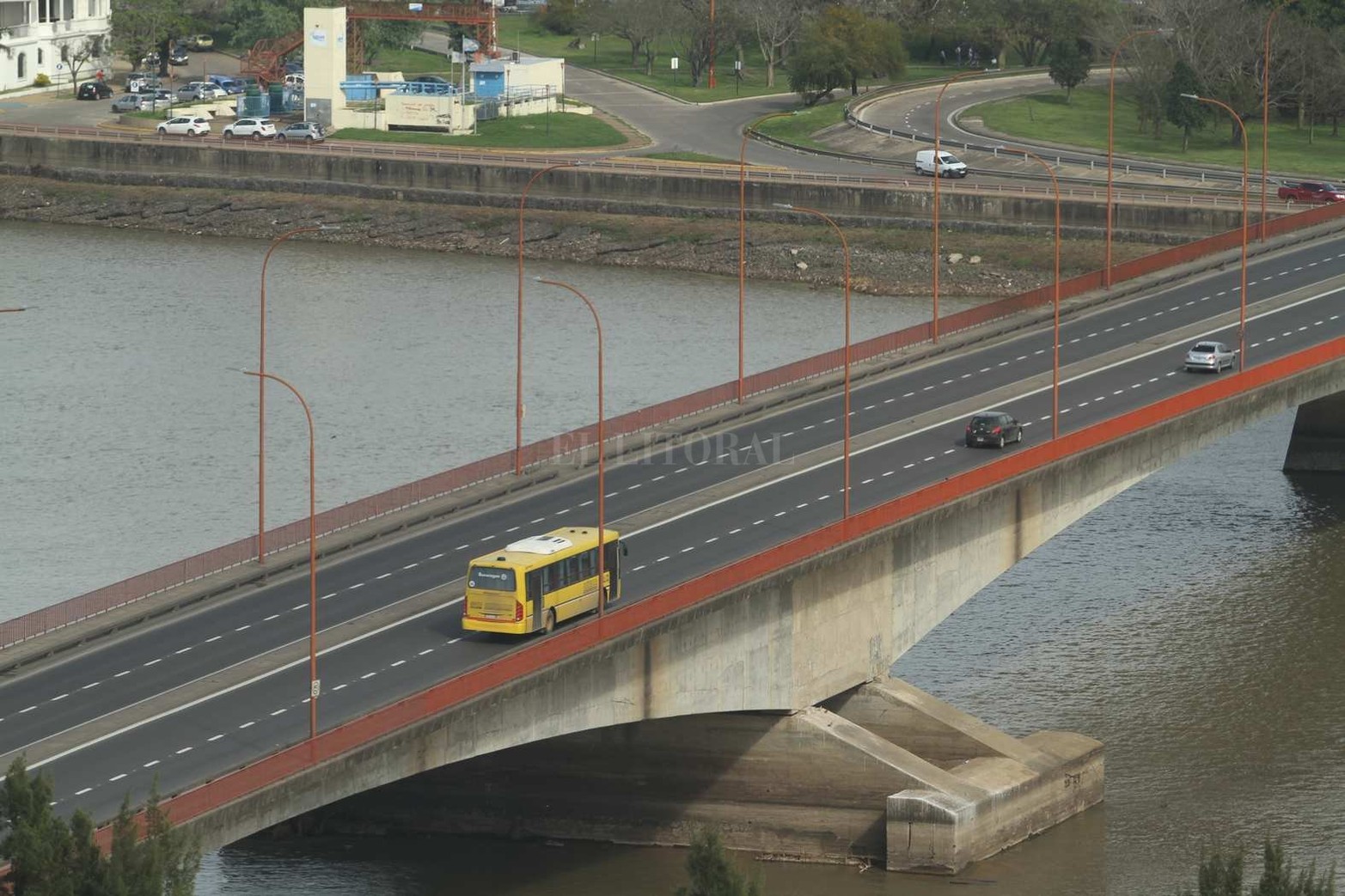 Hoy transitan unos 50.000 autos por día.