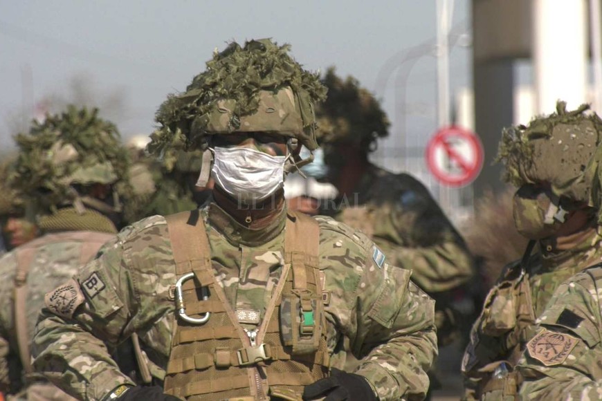 Paracaidistas en Santa Fe. Operativo "Furia": vuelos a baja altura