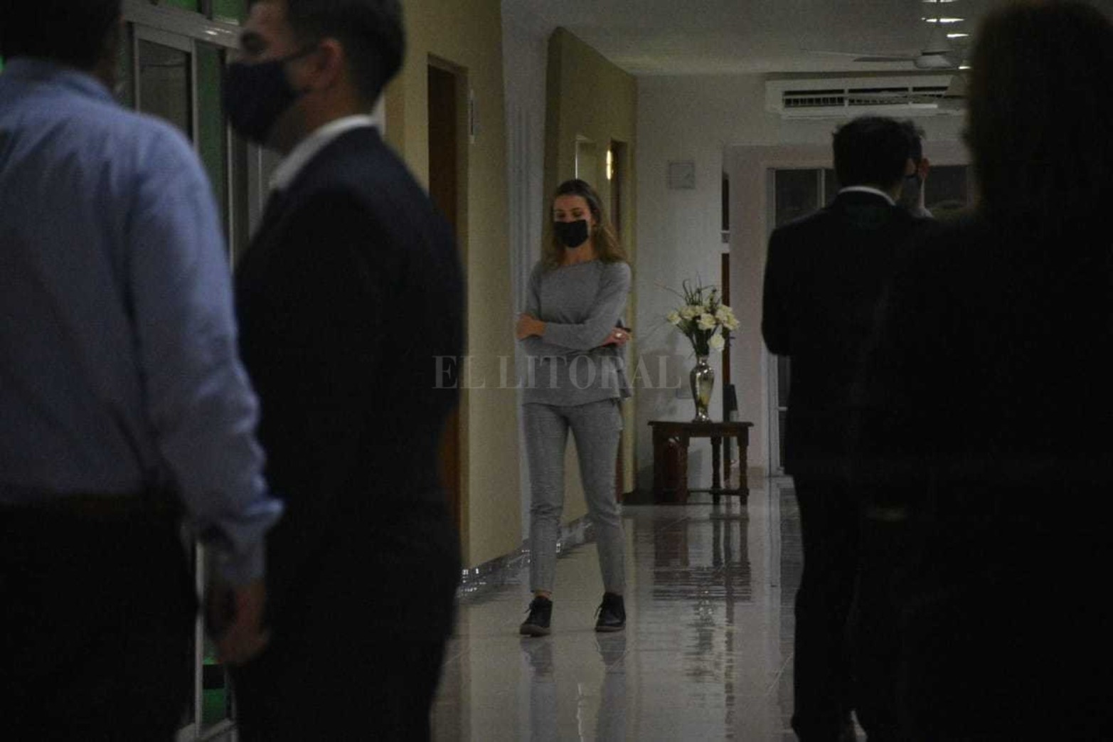 Desde temprano, familiares y allegados acompañan el velatorio del senador nacional. Reutemann murió hoy a los 79 años tras permanecer dos meses hospitalizado.