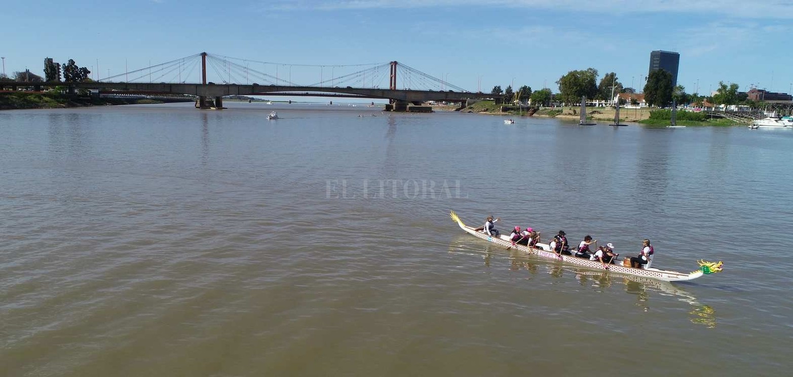 Las chicas Pink cumplieron el sueño de tener su imponente góndola china. Son sobrevivientes de cáncer de mama.