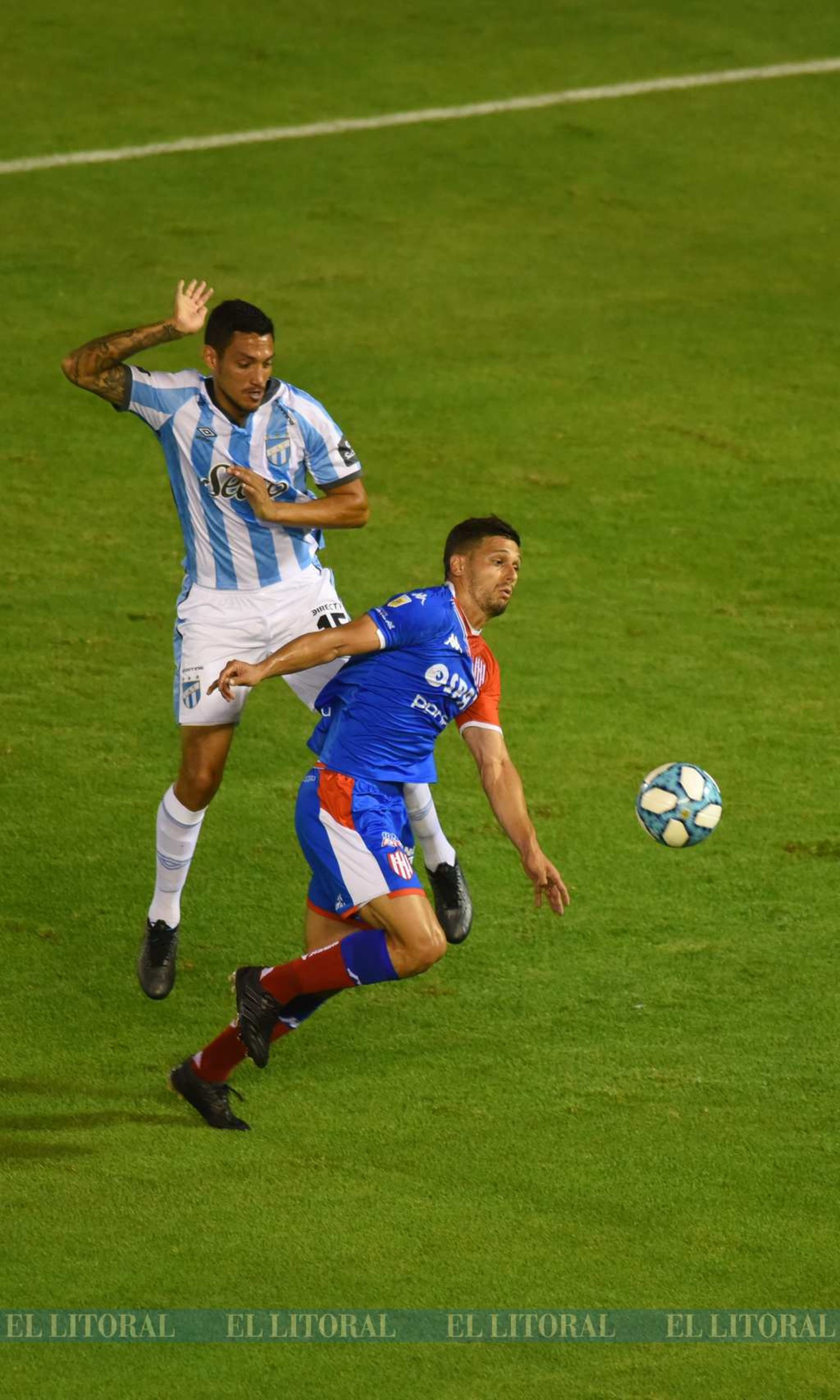 Unión sufrió su primera derrota en la Liga profesional al caer 3 a 1 contra Atlético Tucumán.