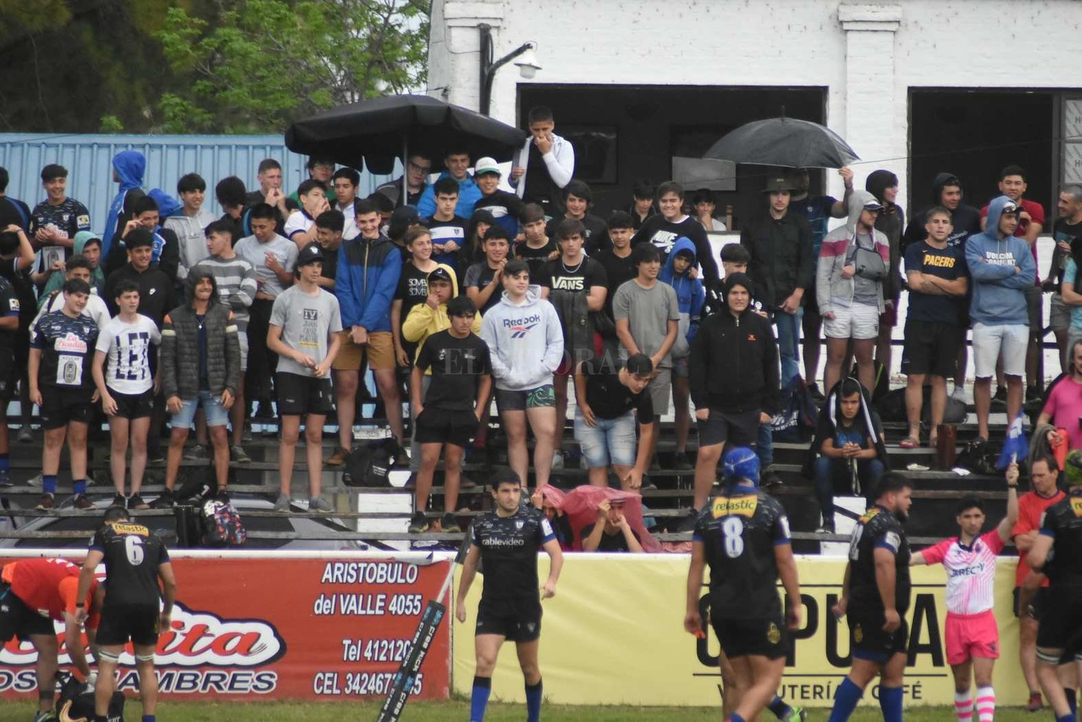 Universitario se llevó el triunfo tras vencer 21 a 15 a Alma Junior.