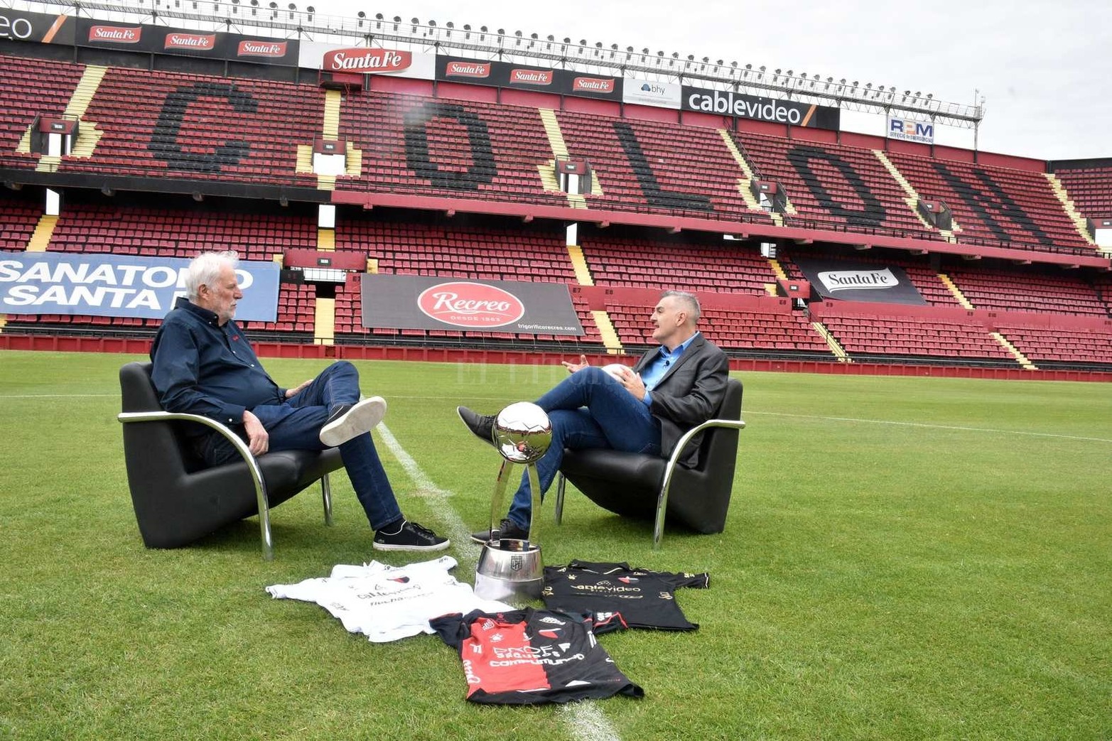 El presidente de Colón José Vignatti concedió una nota al equipo periodístico multimedia de El Litoral. Por primera vez en la cancha.