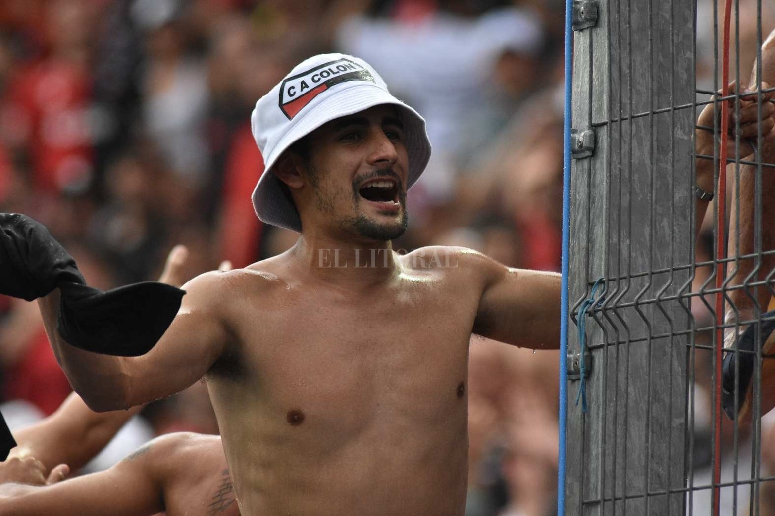 Asunción del Paraguay. Sábado 9 de noviembre de 2019. Primera final organizada por la Conmebol con partido único. Colón logró una movilización histórica a otro país: 40.000 personas. Aquella final perdió 3 a 1 con Independiente del Valle de Ecuador.