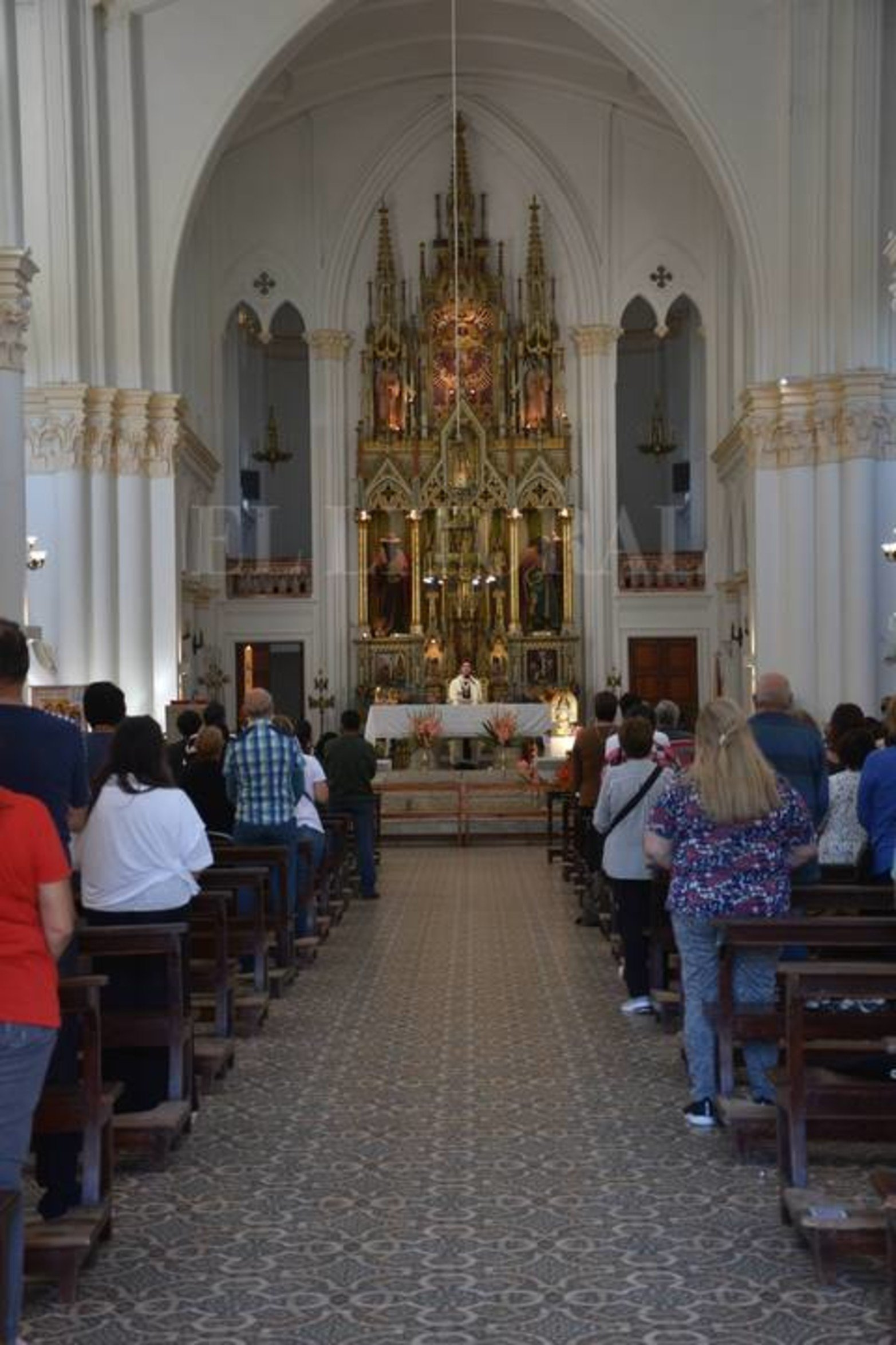 La fiesta de la virgen de Guadalupe con misa presencial y virtual. La tradicional veneración católica no se realizó la tradicional misa en la plaza pero sí los fieles pudieron llegar hasta la institución religiosa y poder participar de las diferentes misas que se dieron durante el día.  Flavio Raina