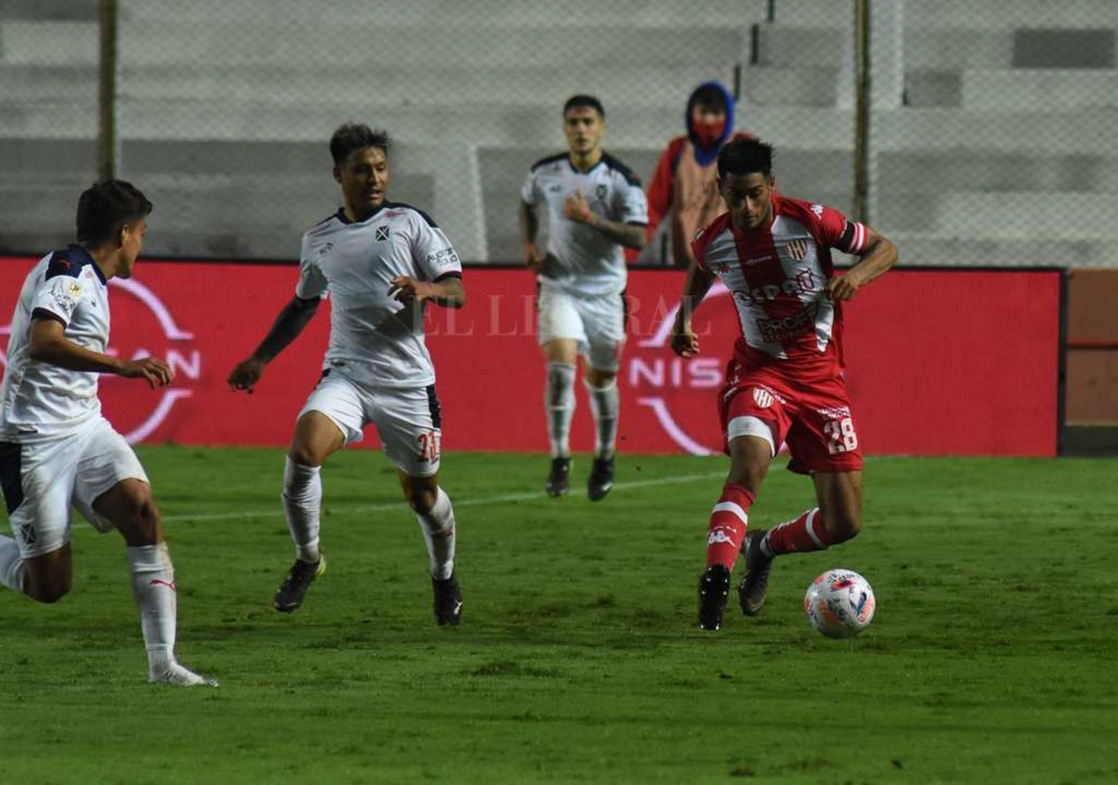 Unión empató 0 a 0 con Independiente y sus chances de clasificar se complican.