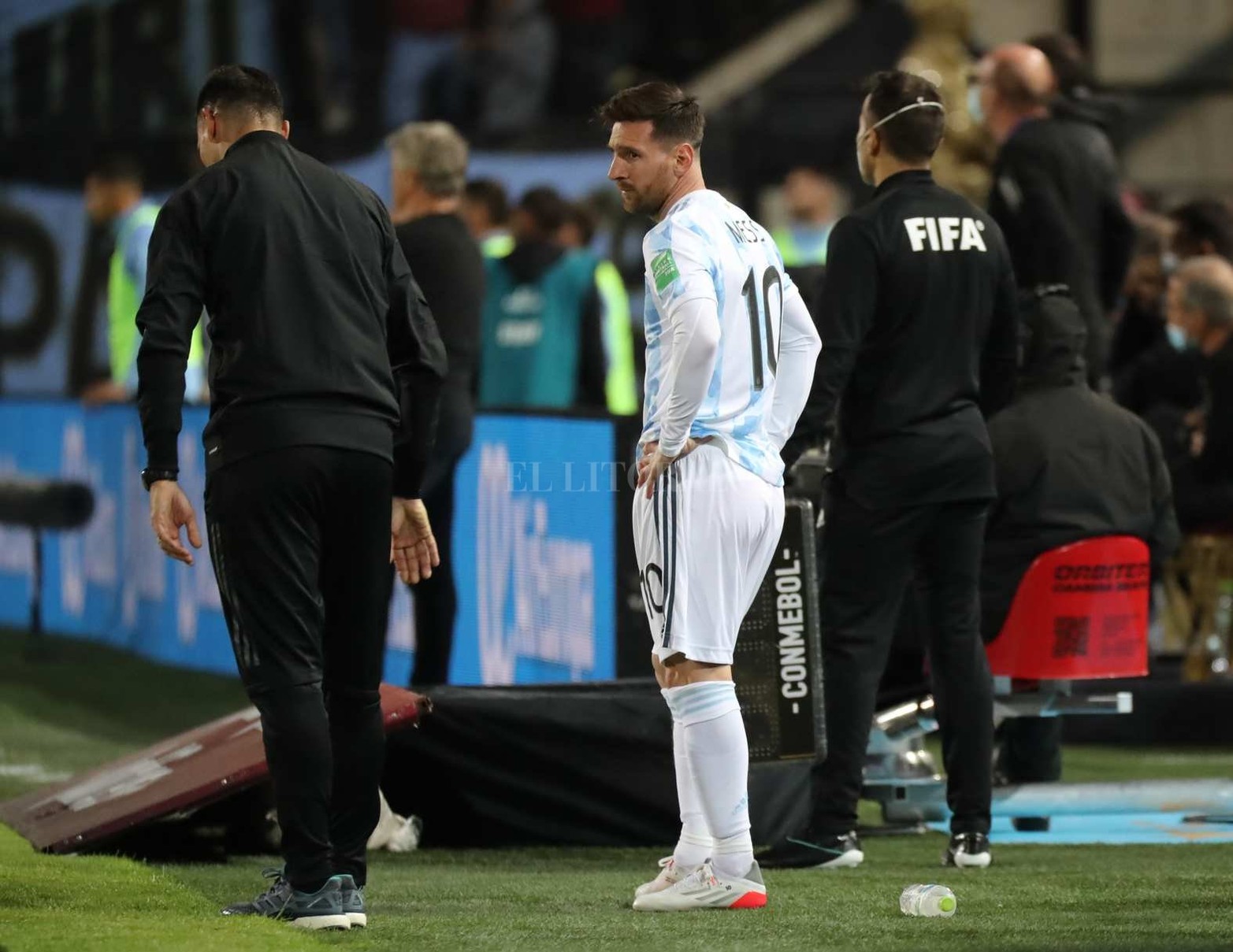 Argentino volvió a ganar (a Uruguay 1 a 0 en Montevideo) y se encamina a clasificar sin sobre salto al mundial de fútbol a disputarse en Qatar.