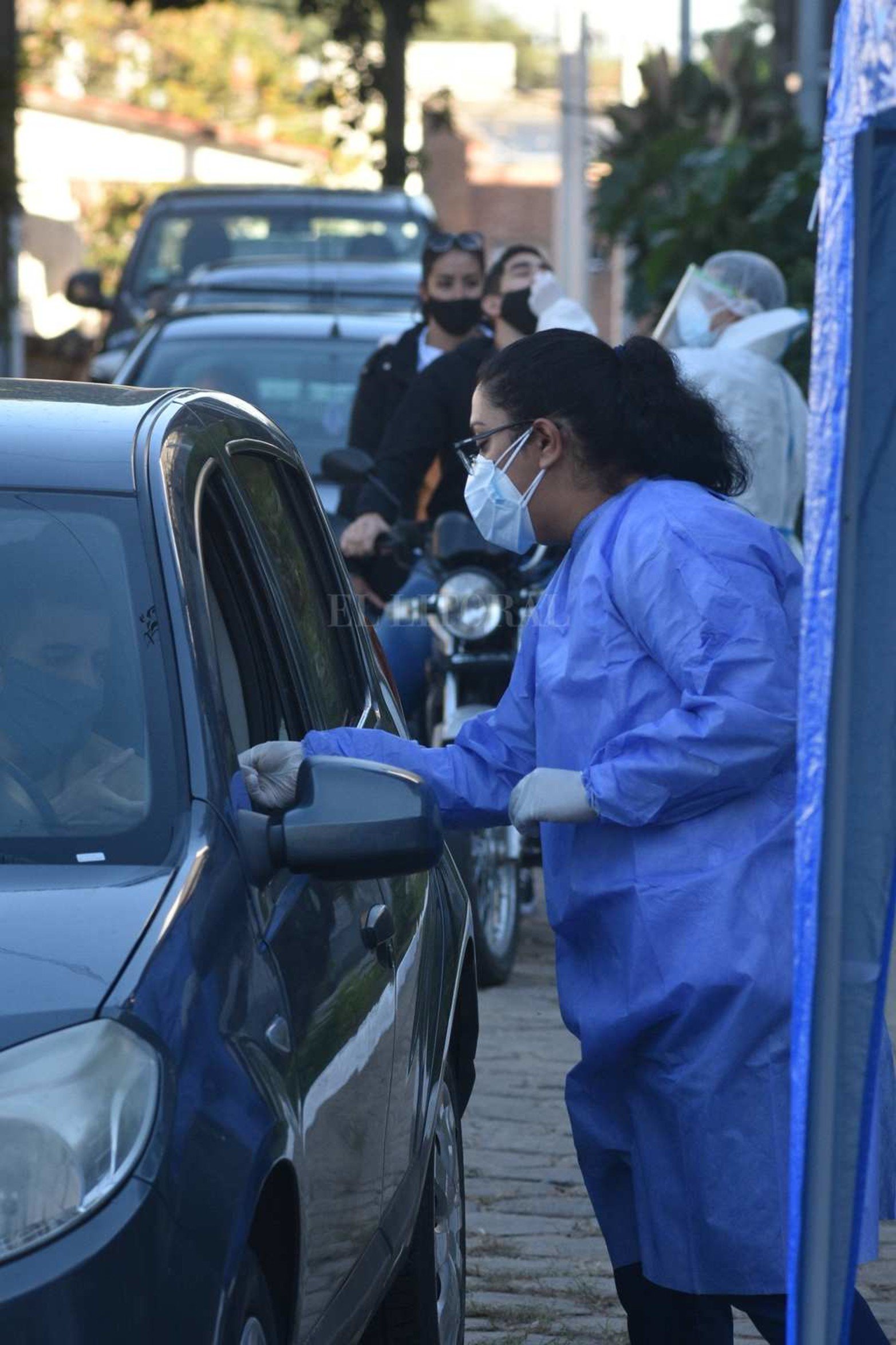 La ciudad de Santa Fe tiene un nuevo lugar para realizar hisopado: El viejo hospital Iturraspe. Con turno previo se ingresa por Perón al 3400 y se sale por calle Obispo Gelabert.