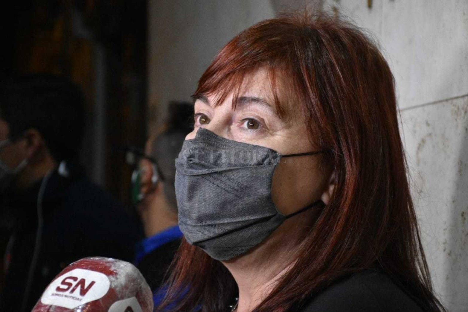 Desde temprano, familiares y allegados acompañan el velatorio del senador nacional. Reutemann murió hoy a los 79 años tras permanecer dos meses hospitalizado.