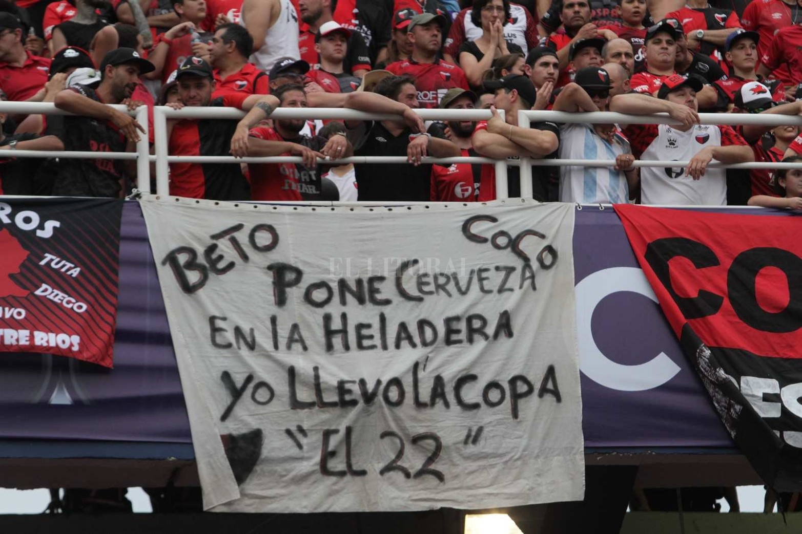 Asunción del Paraguay. Sábado 9 de noviembre de 2019. Primera final organizada por la Conmebol con partido único. Colón logró una movilización histórica a otro país: 40.000 personas. Aquella final perdió 3 a 1 con Independiente del Valle de Ecuador.