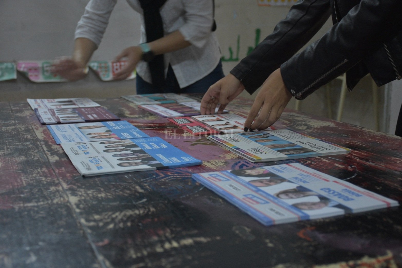 Armado de mesas y primeros votos de una jornada electoral 2021