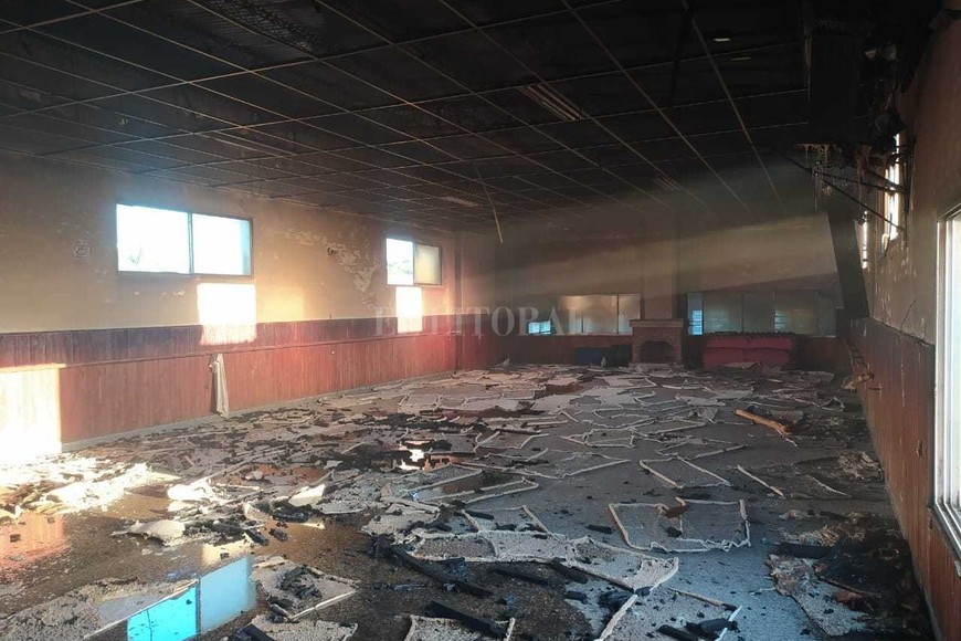 Incendio causó daños de consideración en el club Santa Rosa