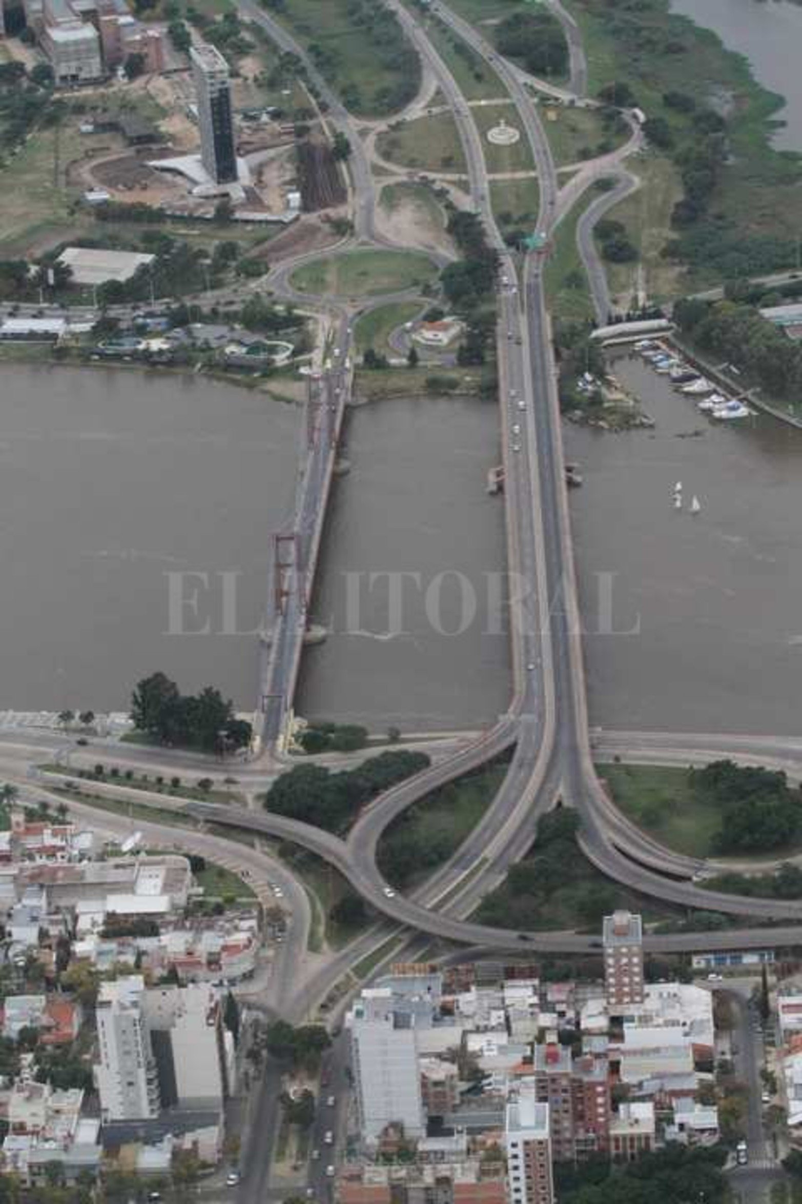 Hoy transitan unos 50.000 automóviles por día.