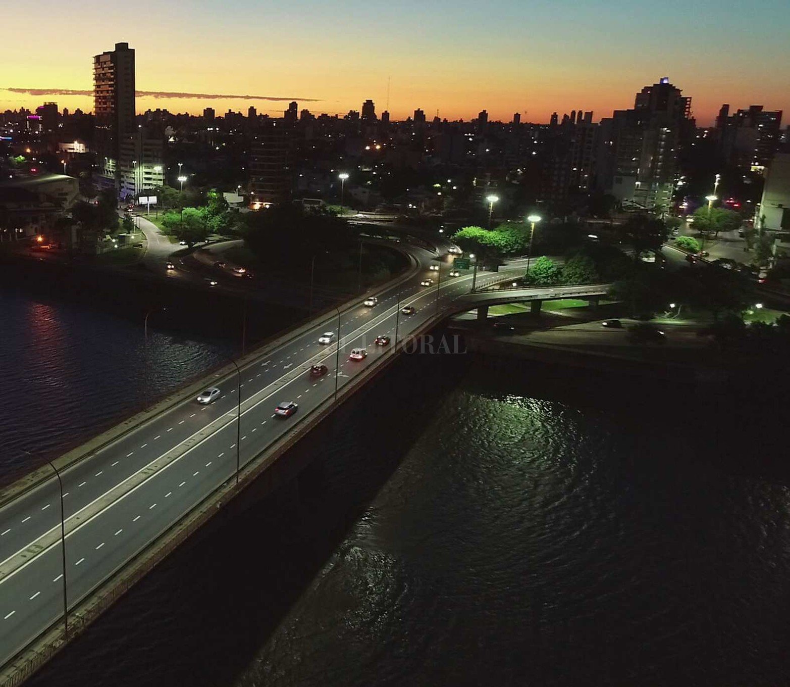 Hoy transitan unos 50.000 automóviles por día.