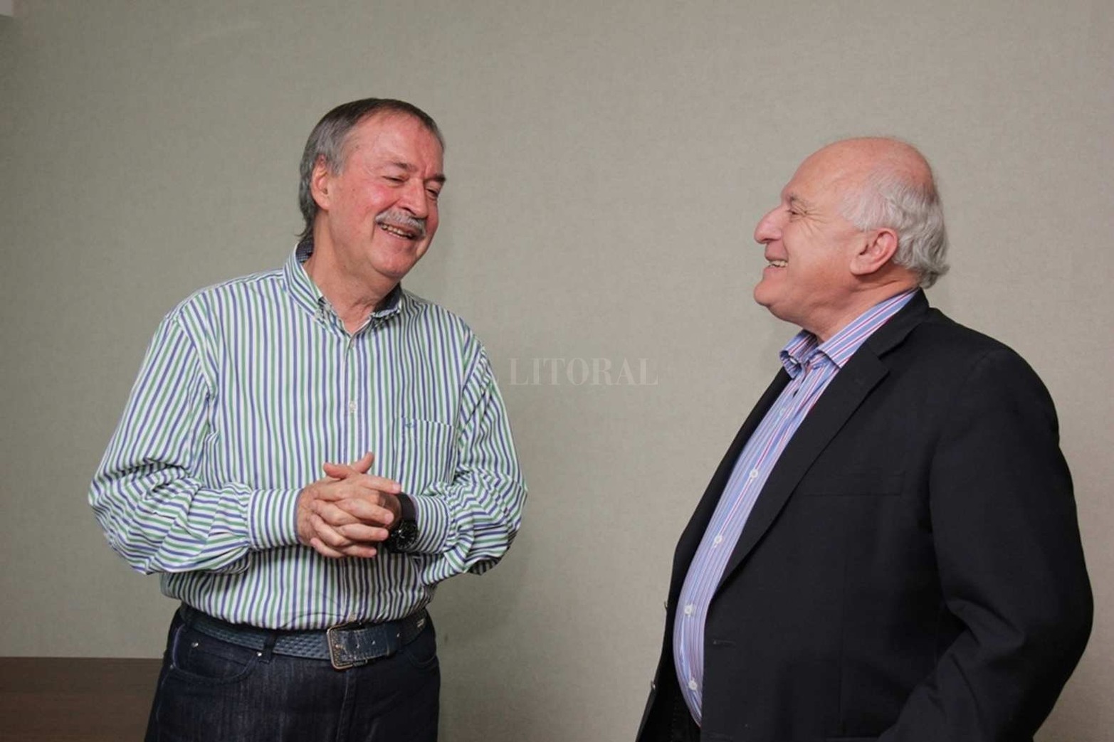 14 de octubre de 2015. El gobernador electo de la provincia de Santa Fe, Miguel Lifschitz y el gobernador electo de la provincia de Córdoba, Juan Schiaretti mantuvieron un encuentro en la capital cordobesa donde acordaron algunos temas comunes para trabajar entre ambas provincias en sus próximas gestiones.