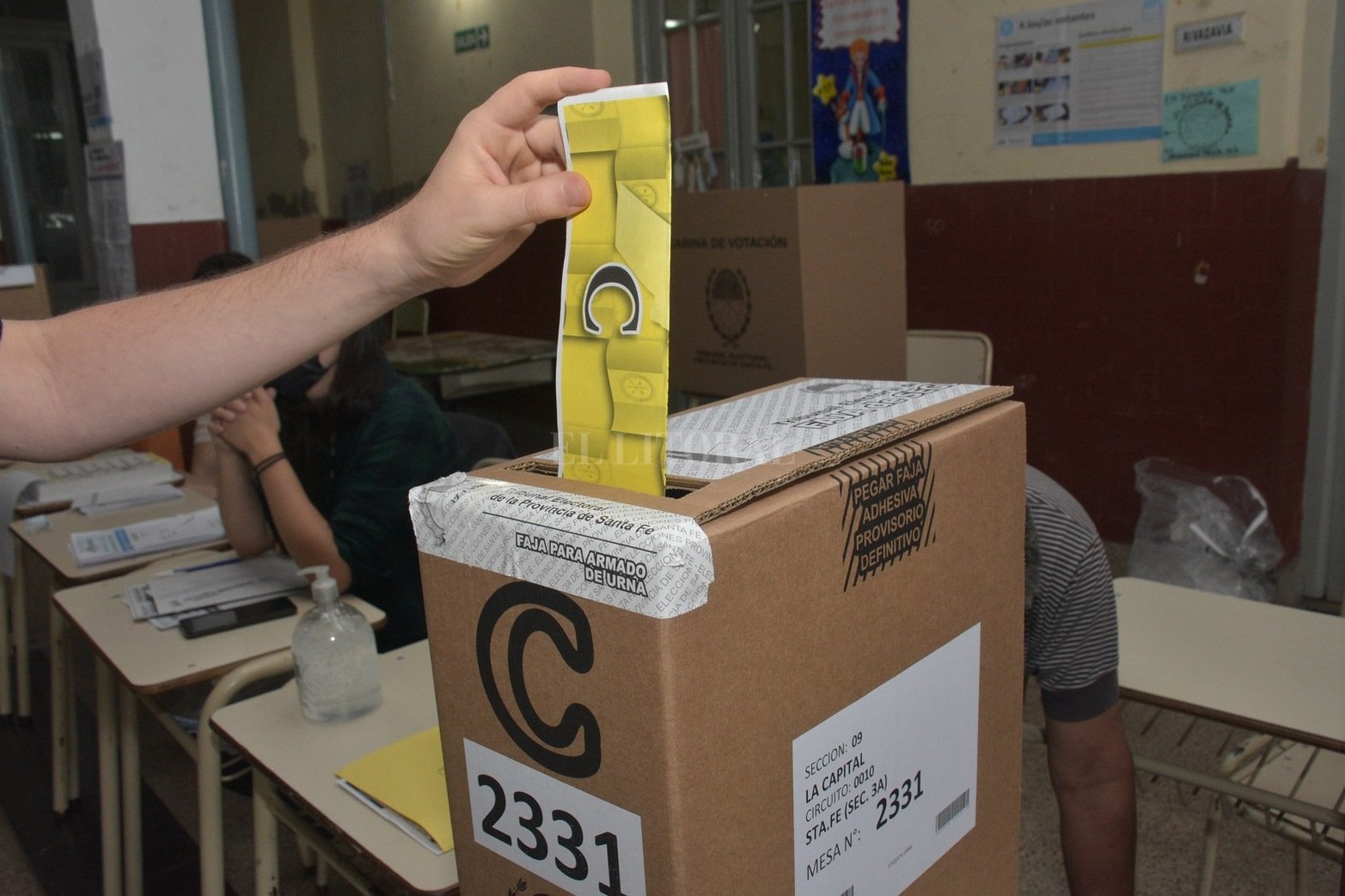 Armado de mesas y primeros votos de una jornada electoral 2021