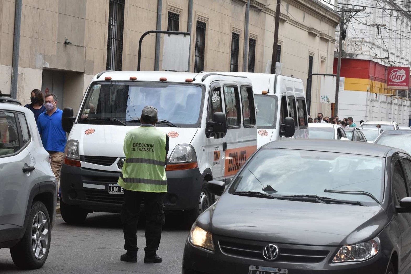 En el horario de salida vuelven los congestionamientos.