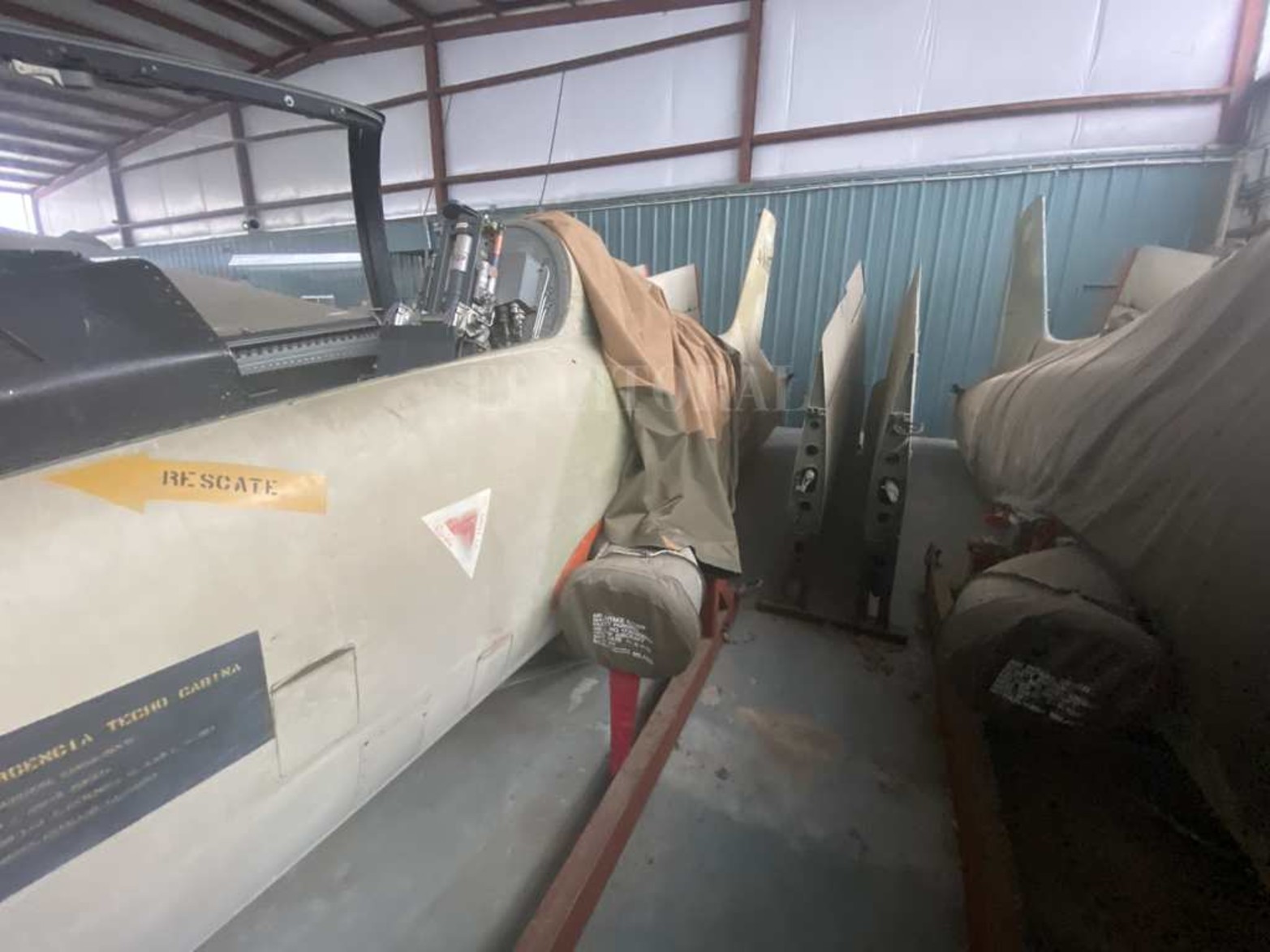 El sunchalense Owen Guillermo Crippa manipuló el Jet Caza Aermacchi MB 339 protagonizó una de las misiones más espectaculares durante la guerra de Malvinas está a punto de ser recuperado y repatriado desde EE. UU para su restauración y exhibición en el Museo de la Aviación Naval de Bahía Blanca.