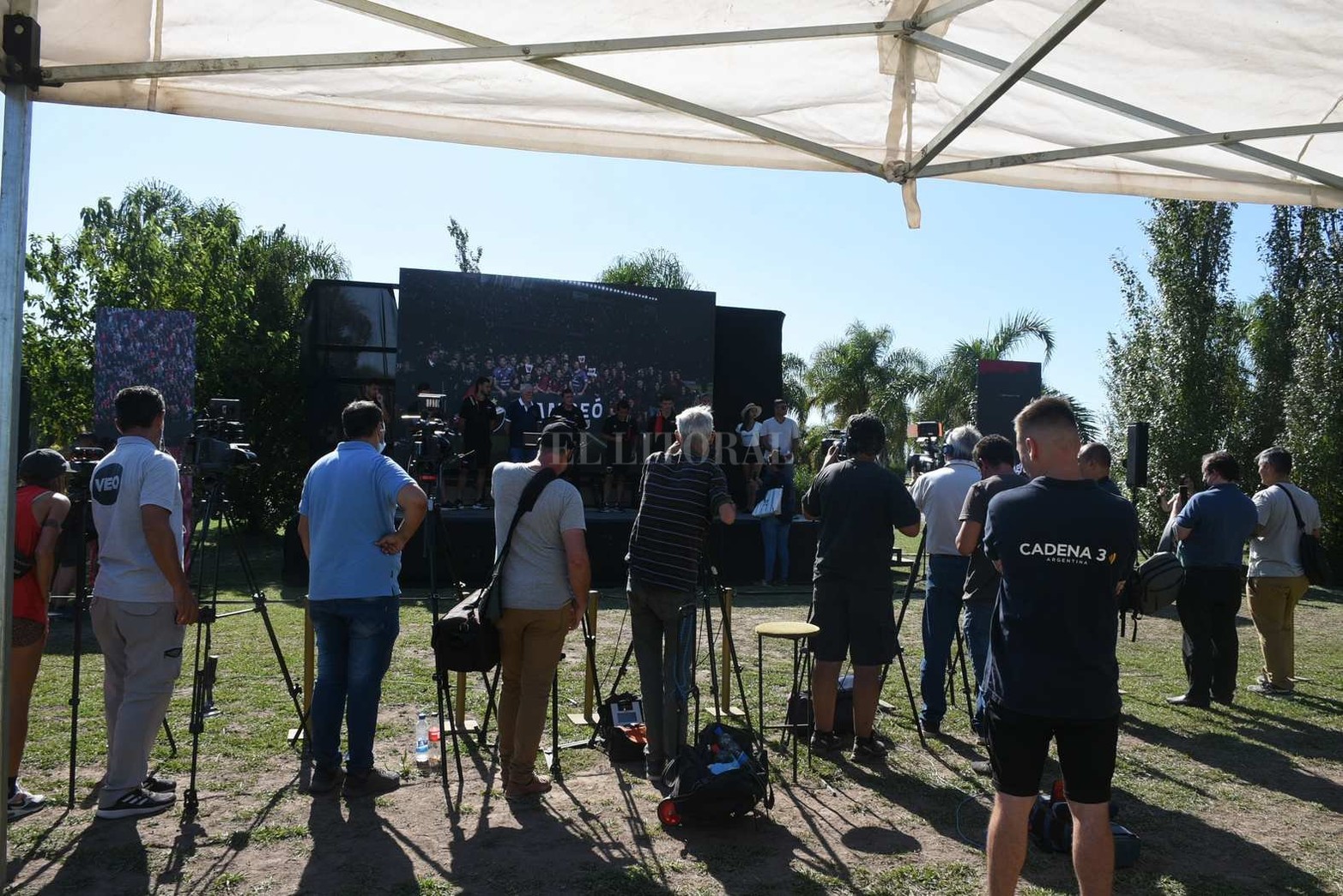 Colón presentó seis de los ocho refuerzo que contrató para este semestre. Faltaron a la foto el delantero Ramón Ávila y el arquero Matías Ibáñez.