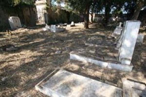 N Gallegos La soledad tiñe de silencio al Cementerio Británico de nuestra ciudad