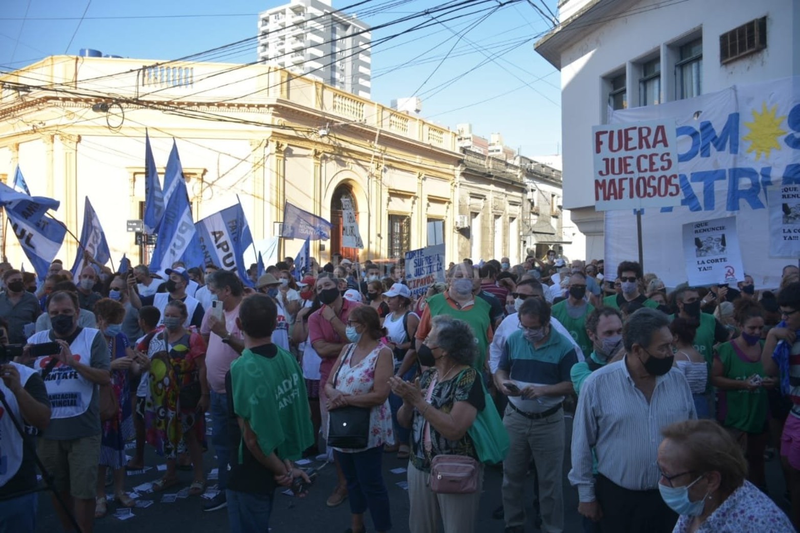 Se realizó en nuestra ciudad la marcha contra los miembros de la Corte Suprema. La convocatoria a la denominada marcha 1F en contra de los miembros del máximo tribunal de justicia del país se llevó a cabo en las puertas de los Juzgados Federales de 9 de Julio y Monseñor Zaspe.